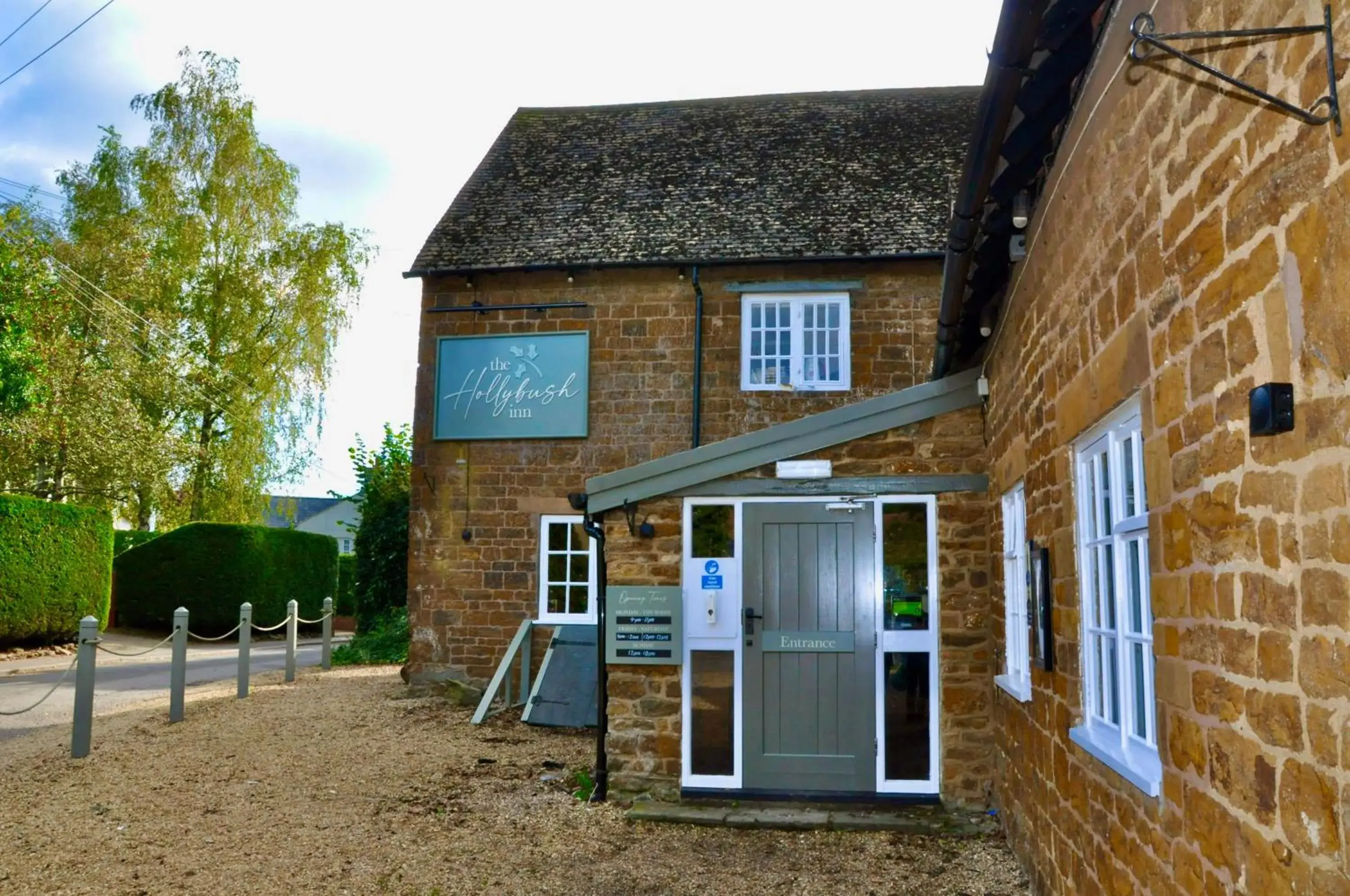 Facade/entrance in The Hollybush Inn and B&B Facade/entrance in The Hollybush Inn and B&B