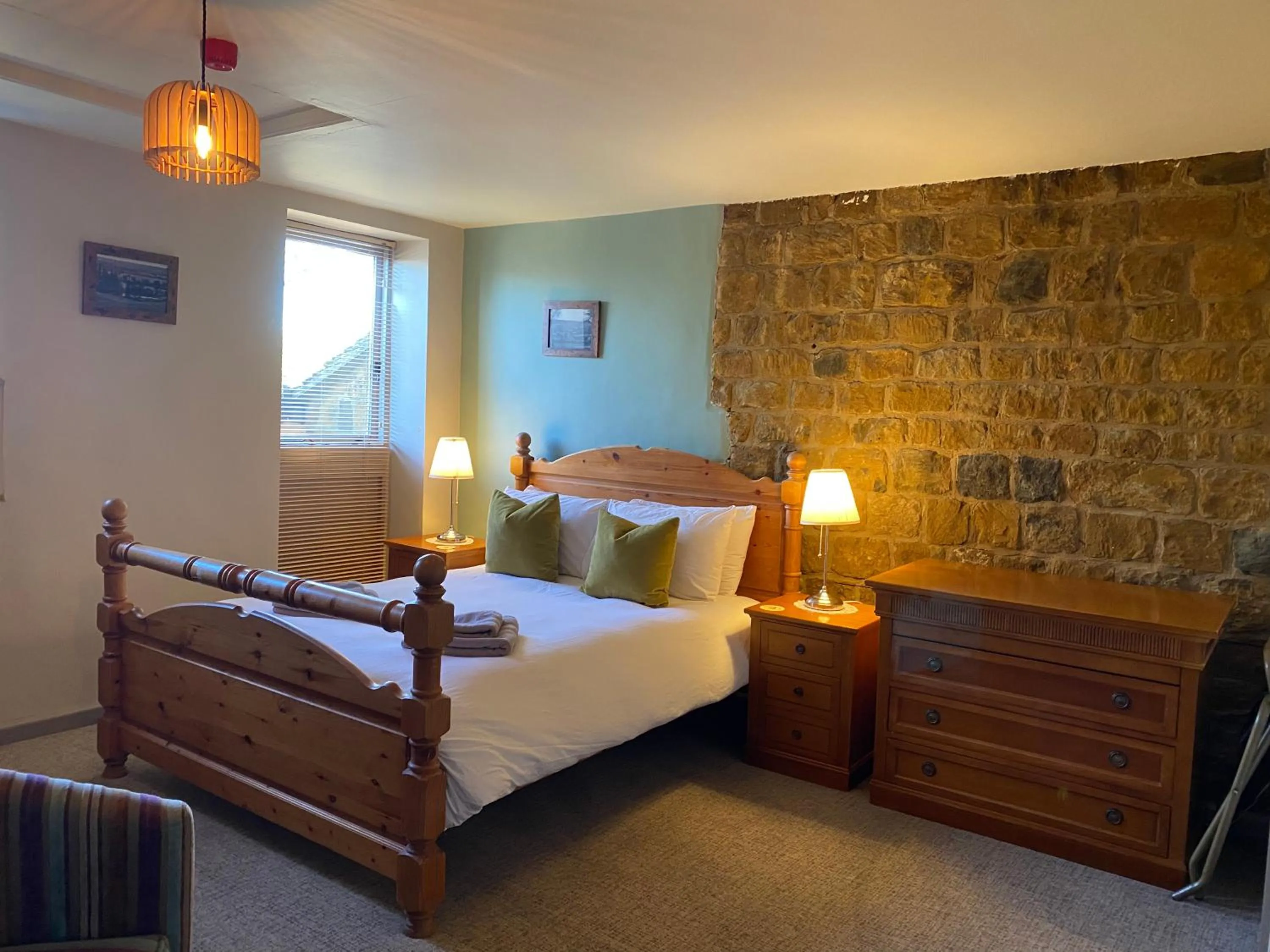 Bedroom, Bed in The Hollybush Inn and B&B