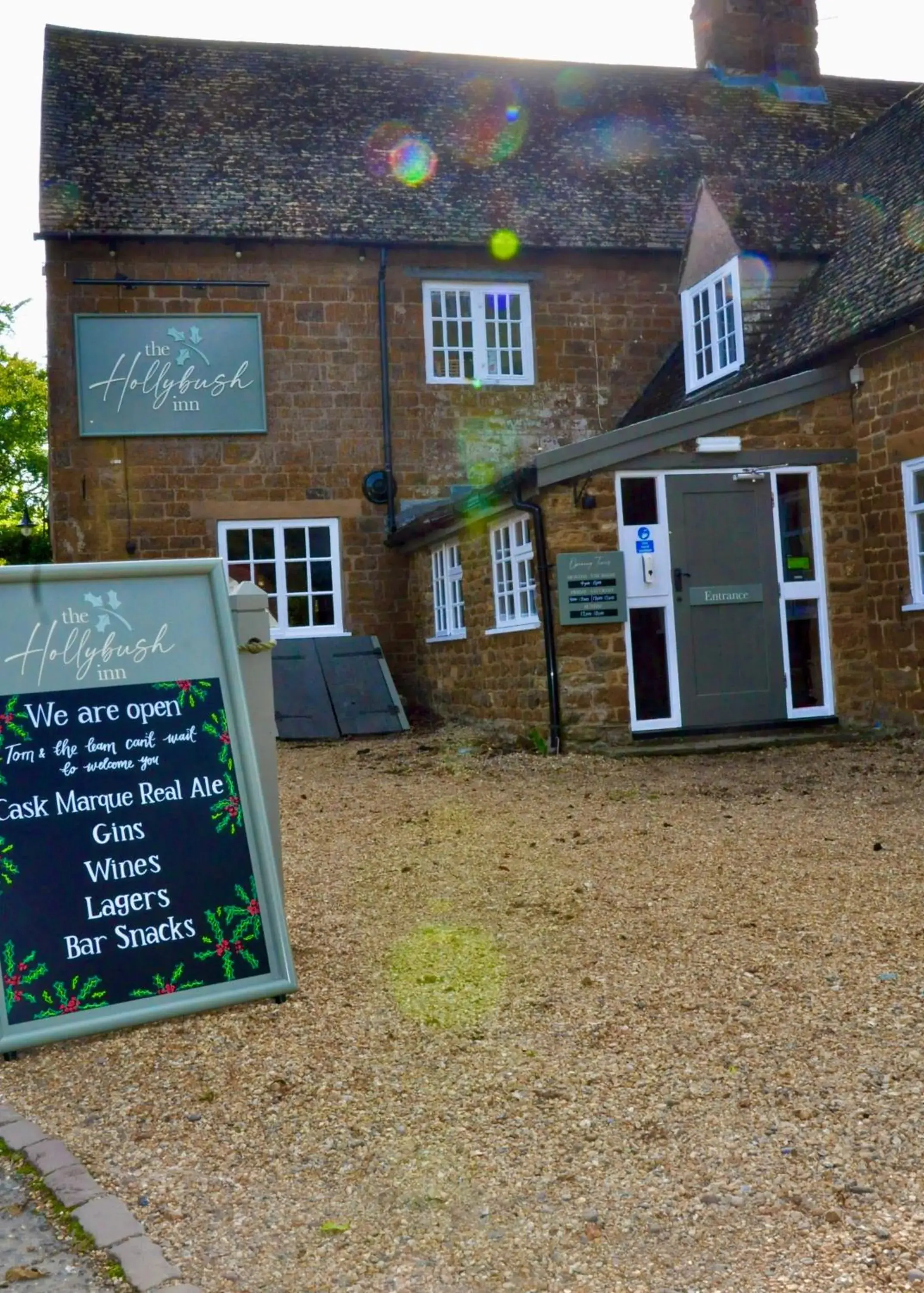 Facade/entrance in The Hollybush Inn and B&B Facade/entrance in The Hollybush Inn and B&B