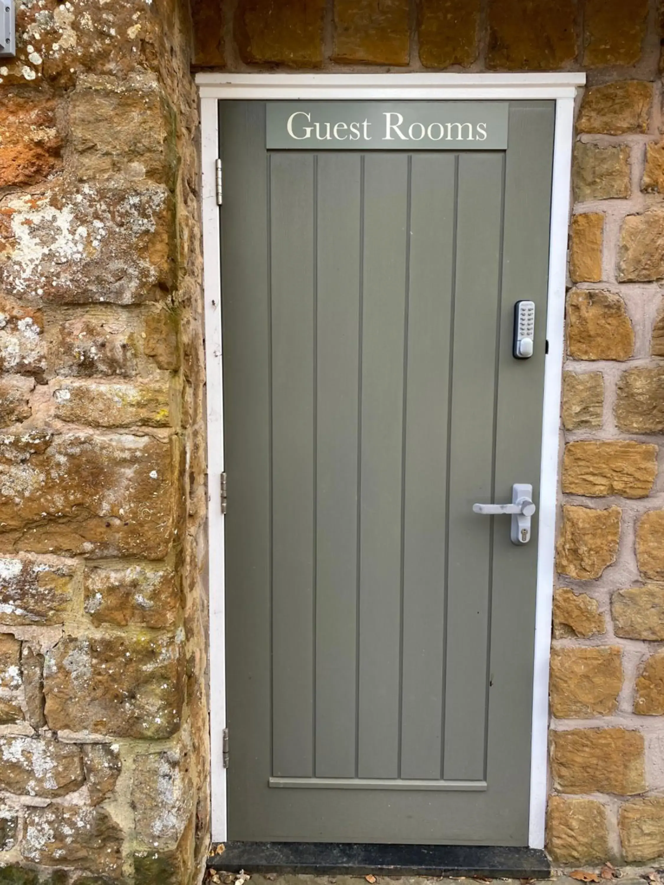 Facade/entrance in The Hollybush Inn and B&B Facade/entrance in The Hollybush Inn and B&B