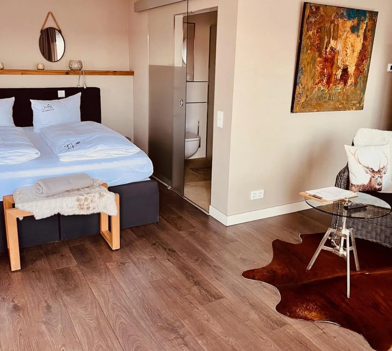 Seating area, Bed in Hotel Inselhof