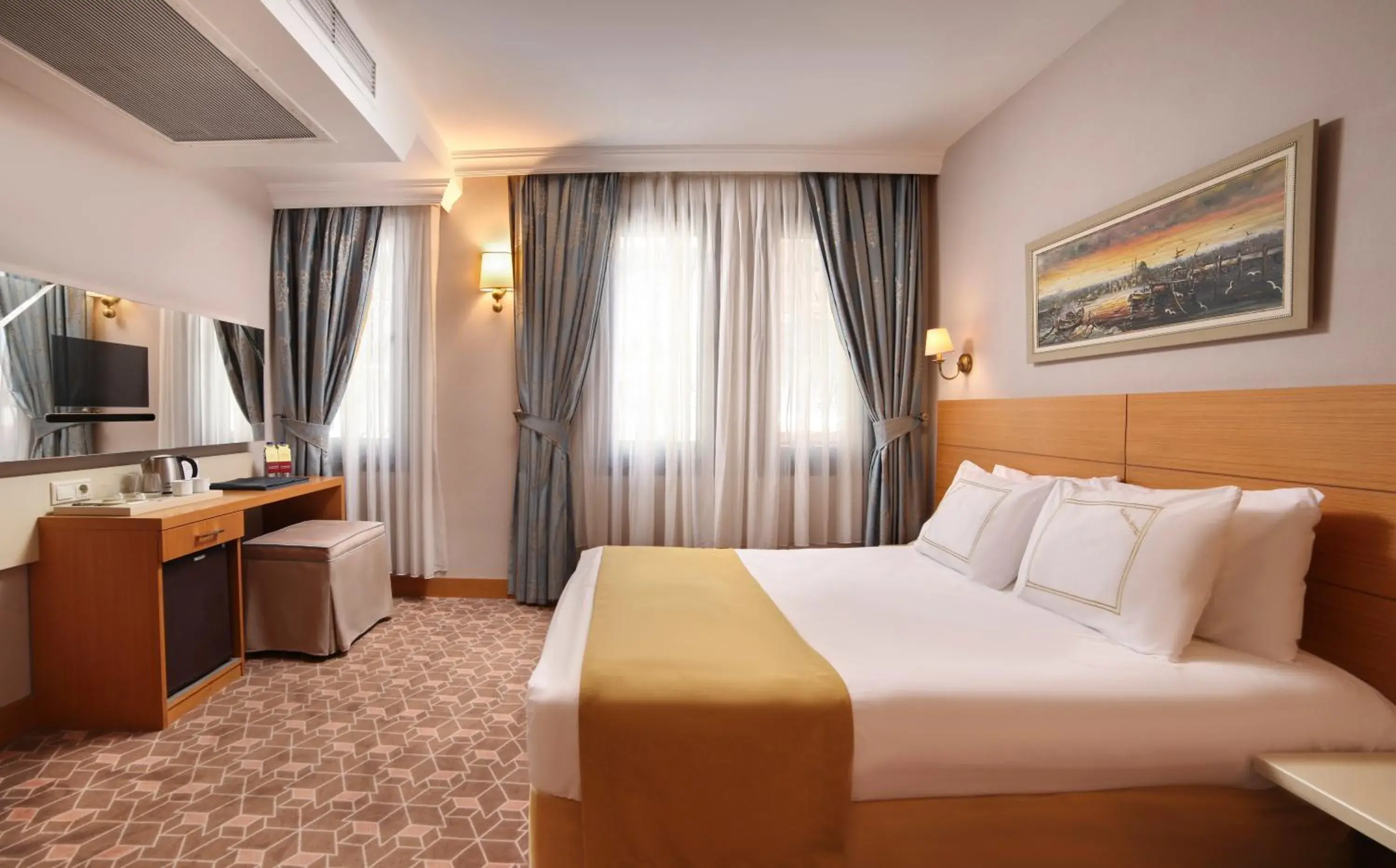 Photo of the whole room, Bed in Almina Hotel - Special Class Photo of the whole room, Bed in Almina Hotel - Special Class