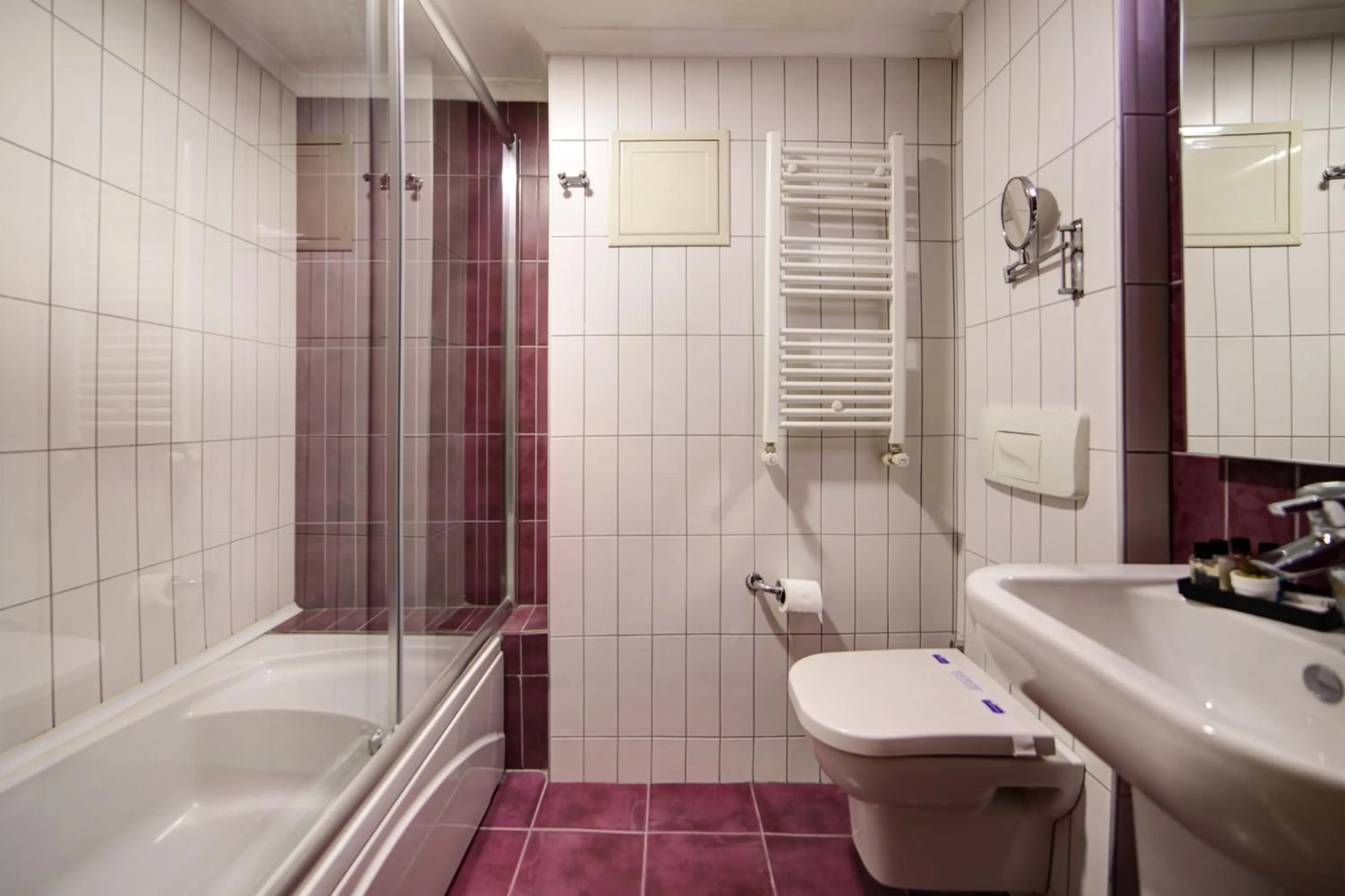 Bathroom in Almina Hotel - Special Class