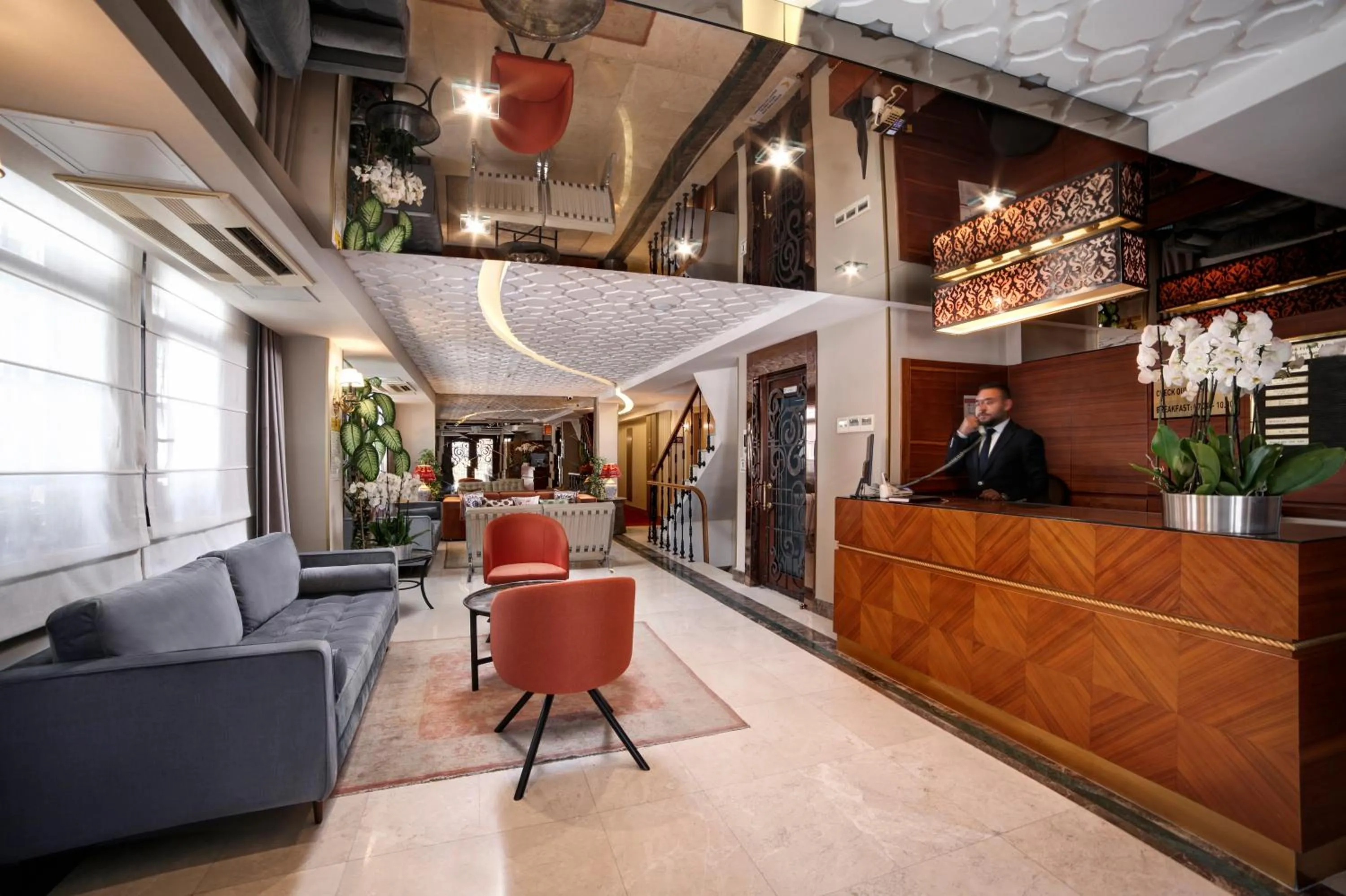 Lobby or reception in Almina Hotel - Special Class