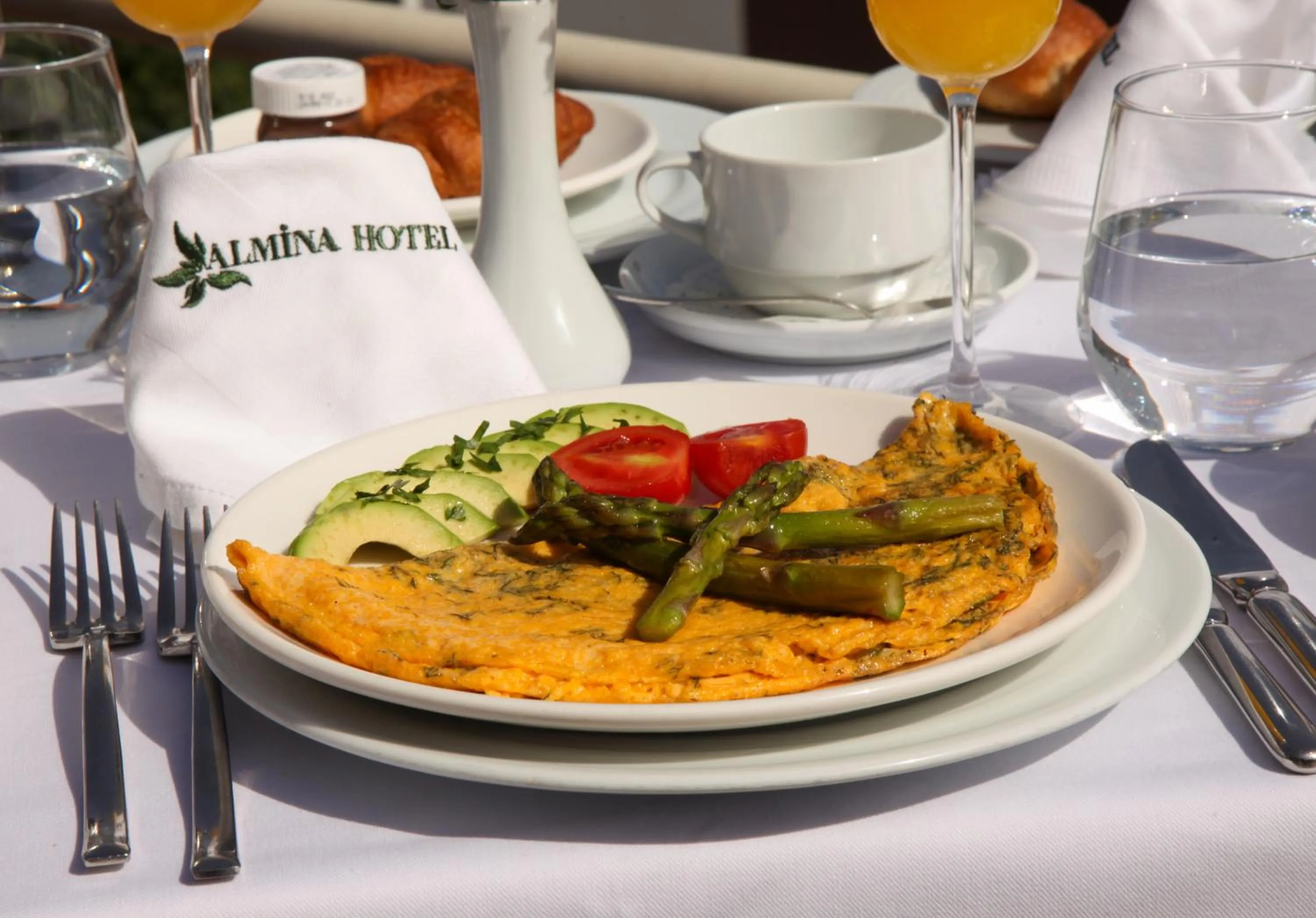 Food and drinks in Almina Hotel - Special Class