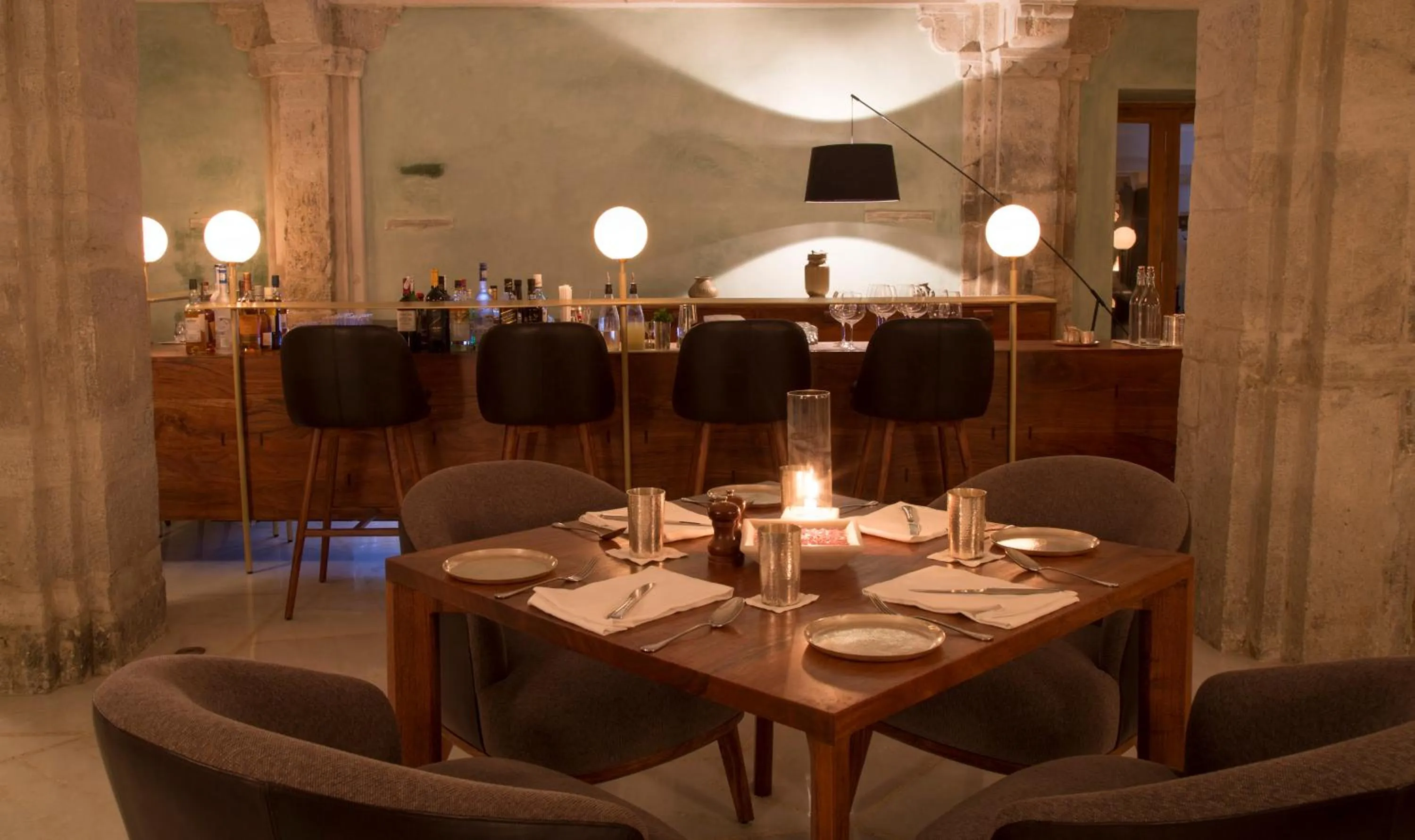 Restaurant/places to eat in RAAS Devigarh