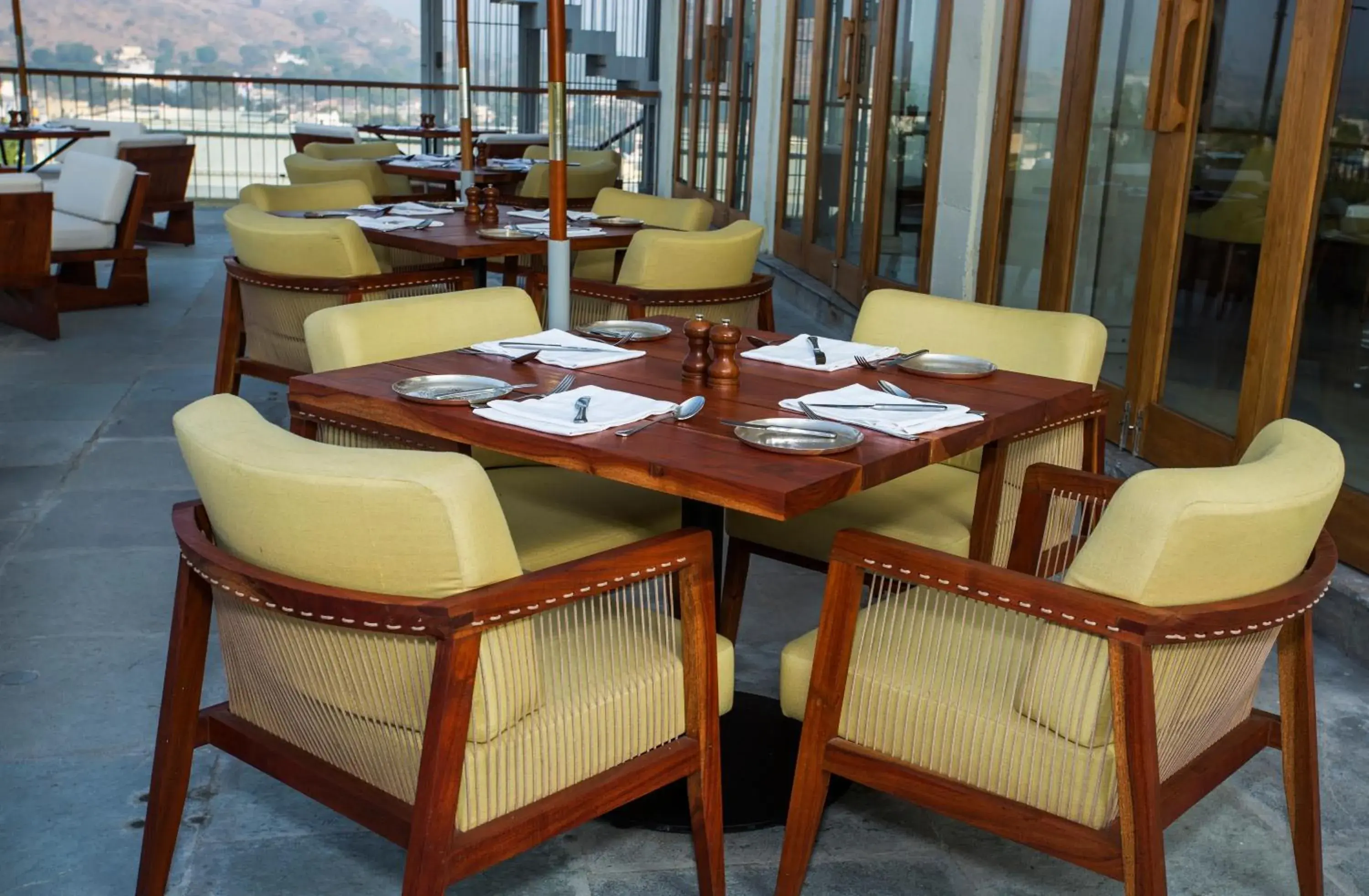 Restaurant/places to eat in RAAS Devigarh Restaurant/places to eat in RAAS Devigarh