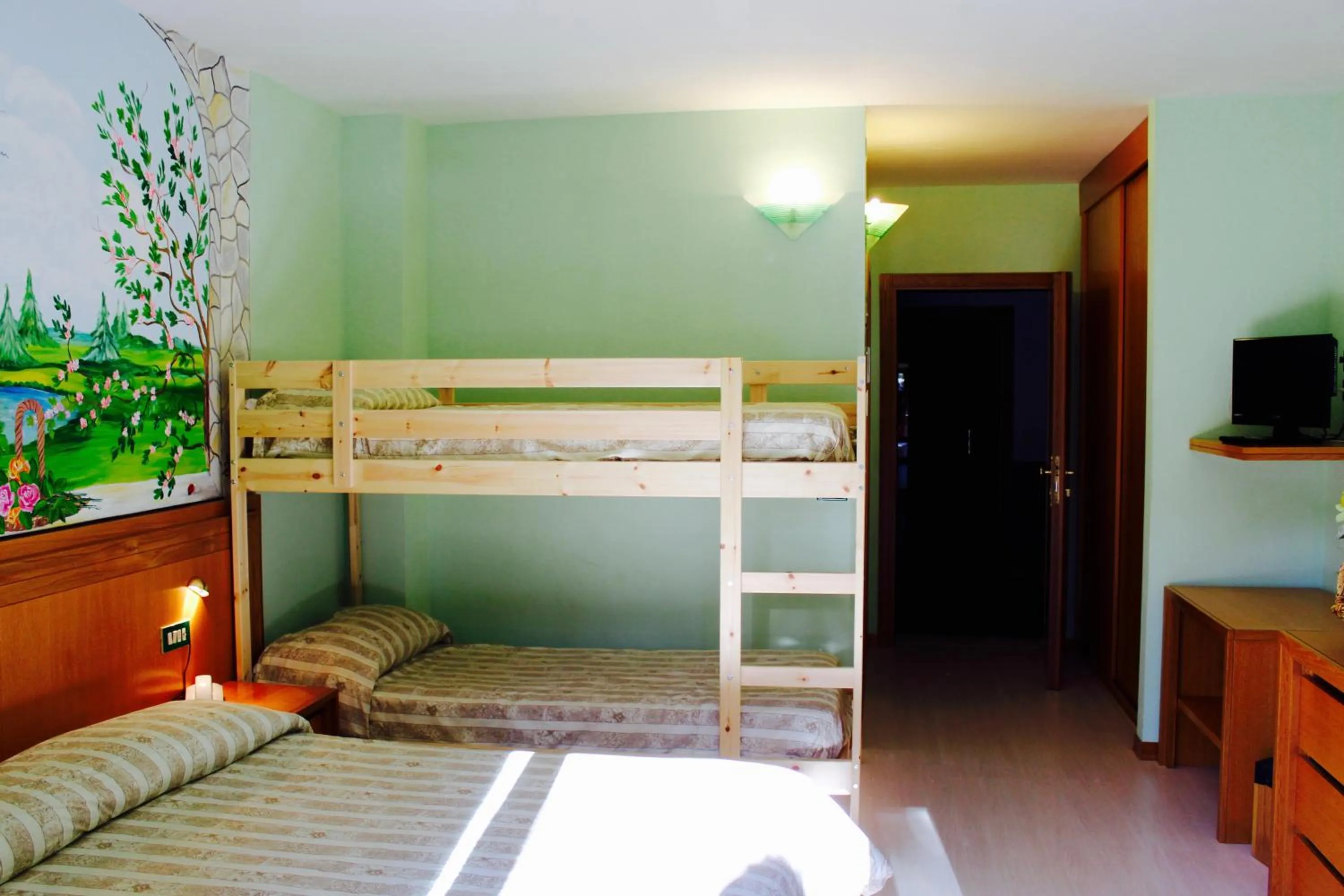 Bunk Bed in Hotel Orso Bianco