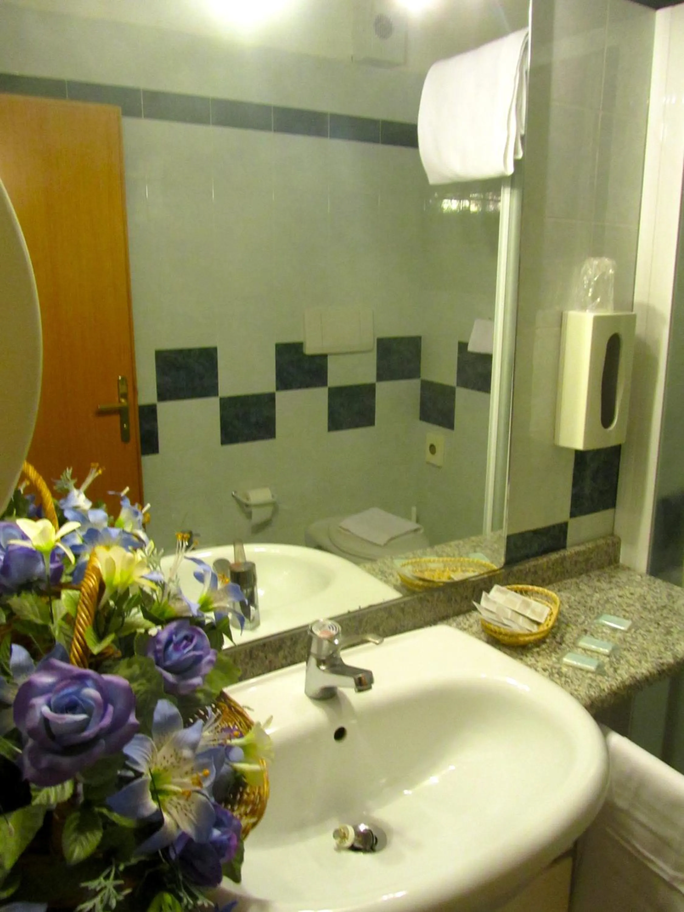 Bathroom in Hotel Orso Bianco
