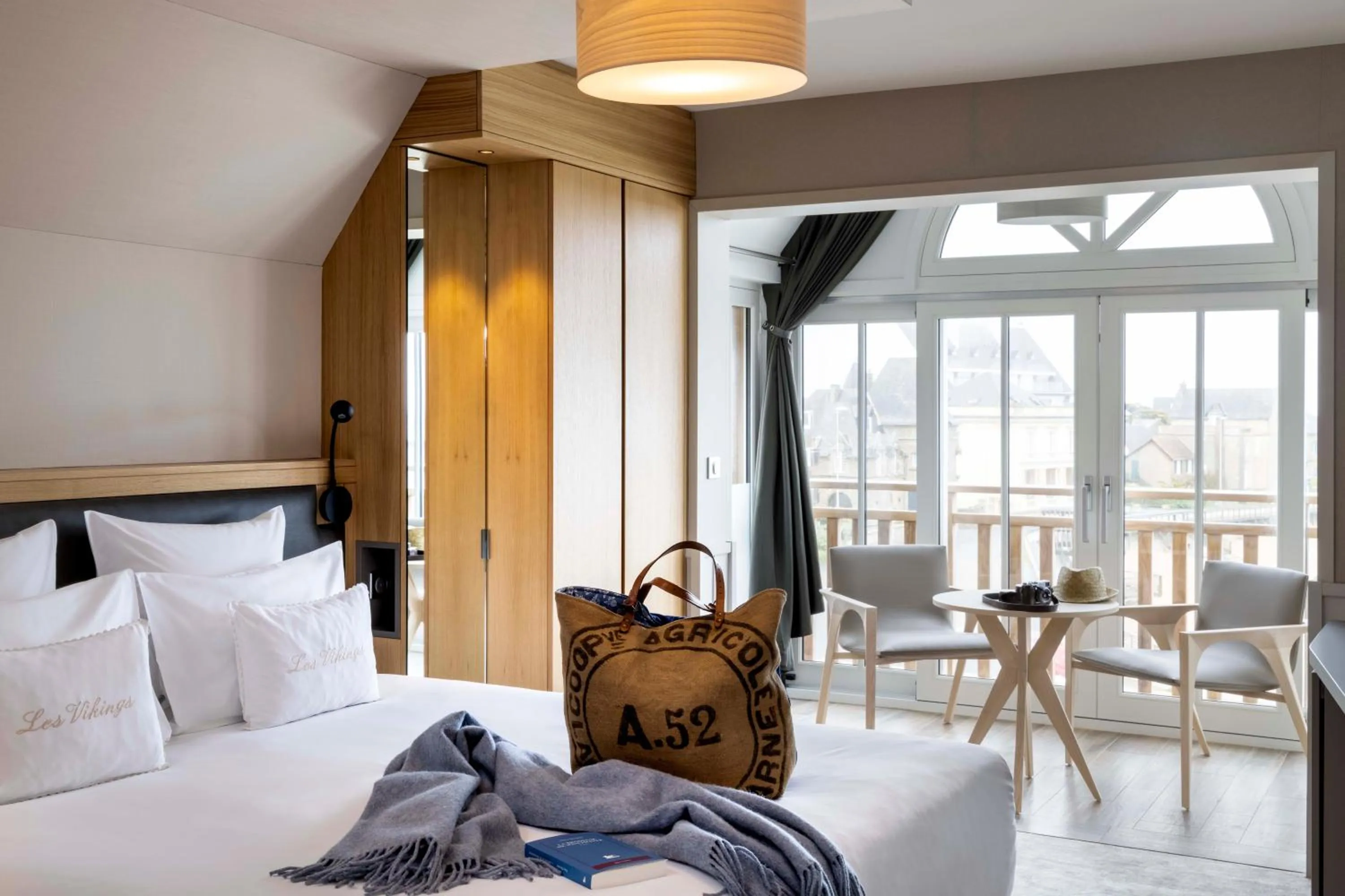 Bed in Hotel Les Vikings