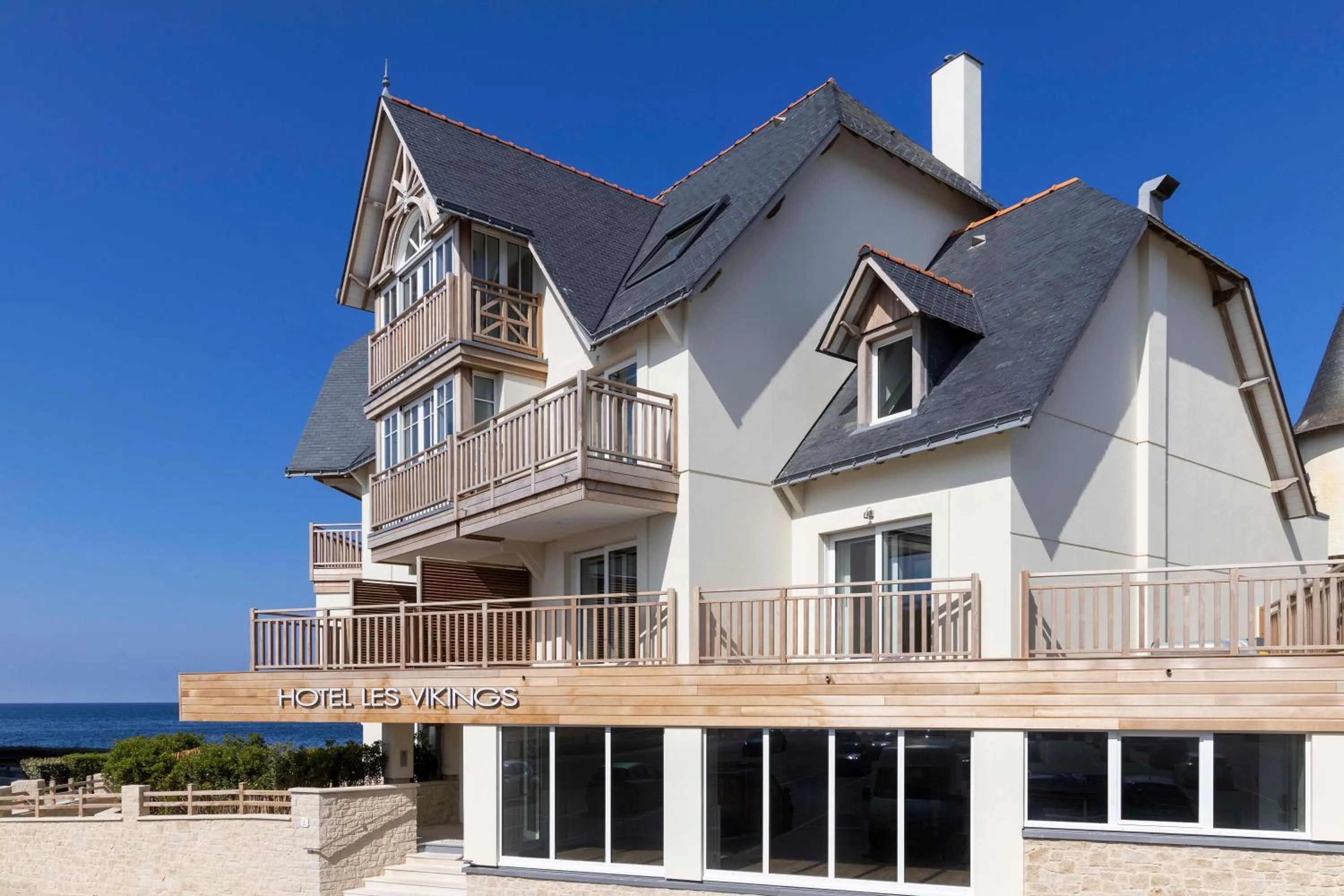 Property building in Hotel Les Vikings