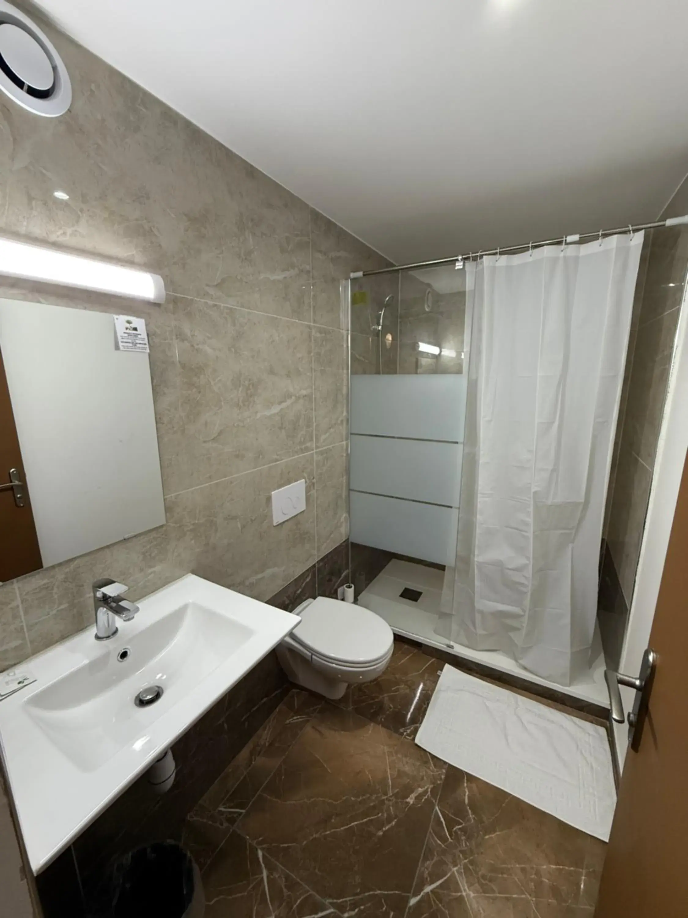 Twin Room in Fasthotel - Soissons Nord Twin Room in Fasthotel - Soissons Nord