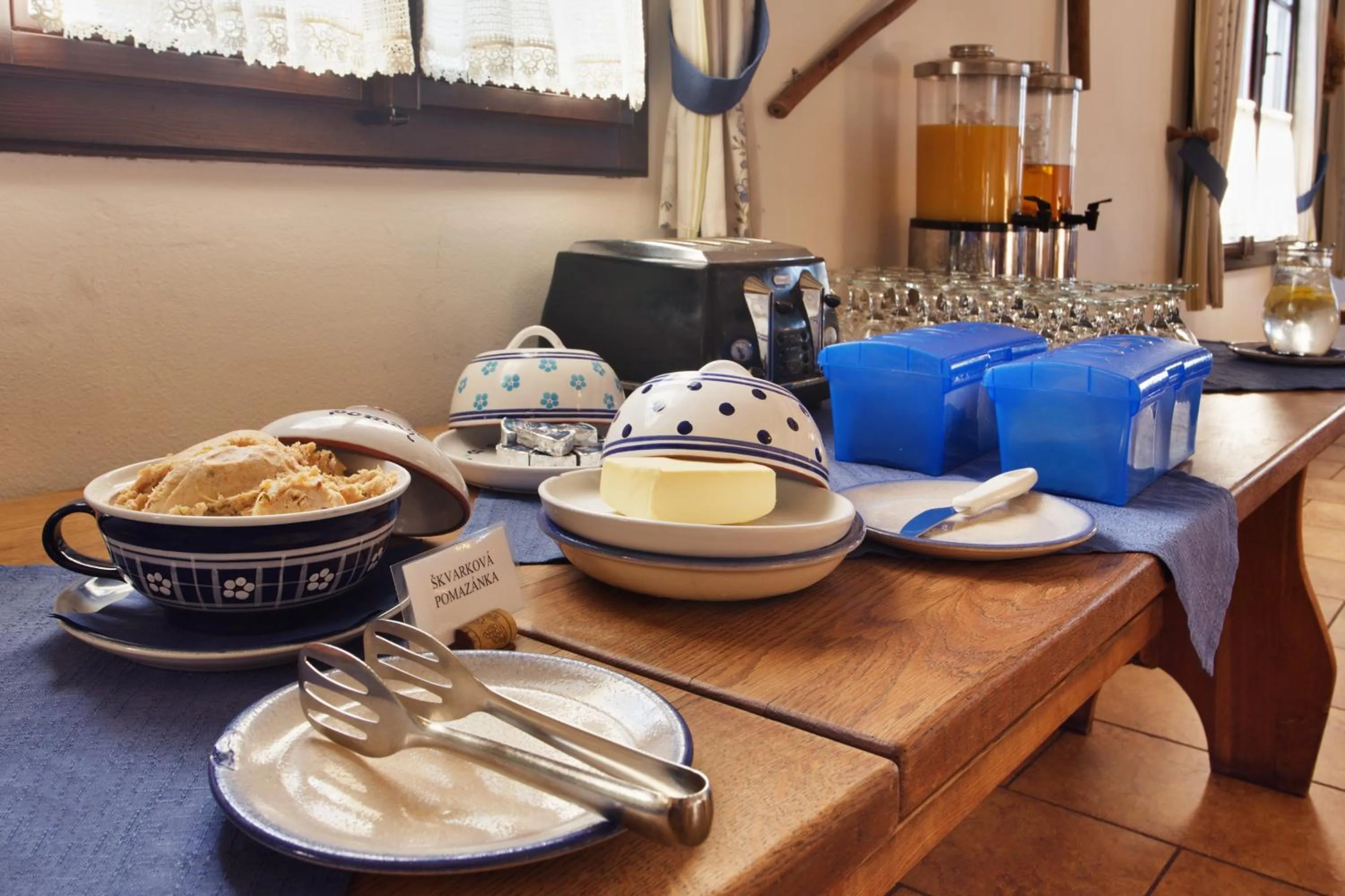 Breakfast in Bukovanský mlýn