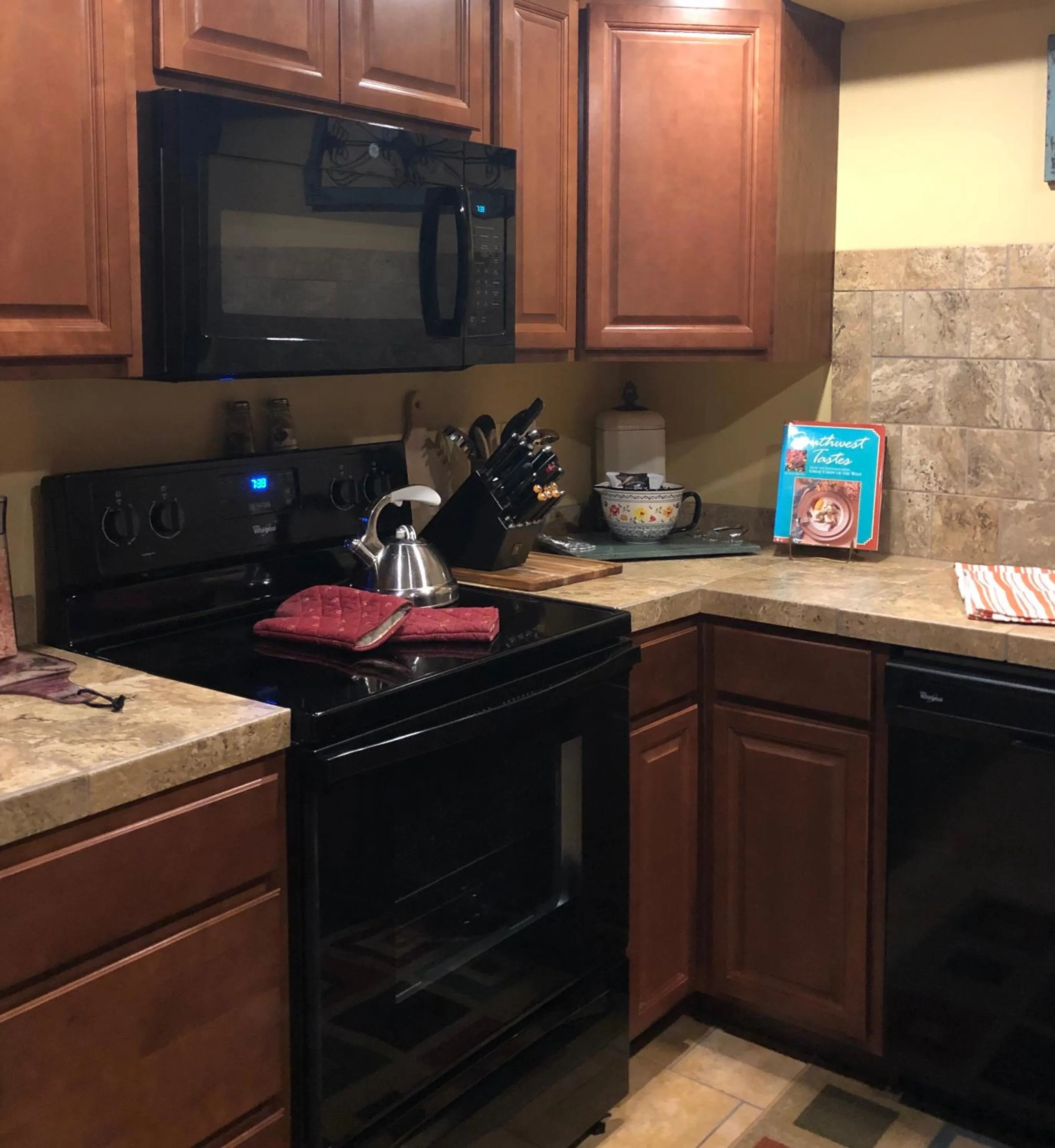 Kitchen or kitchenette in Private, Quite Casita , N. Scottsdale area,Private Pool & Patio, Cave Creek Az.