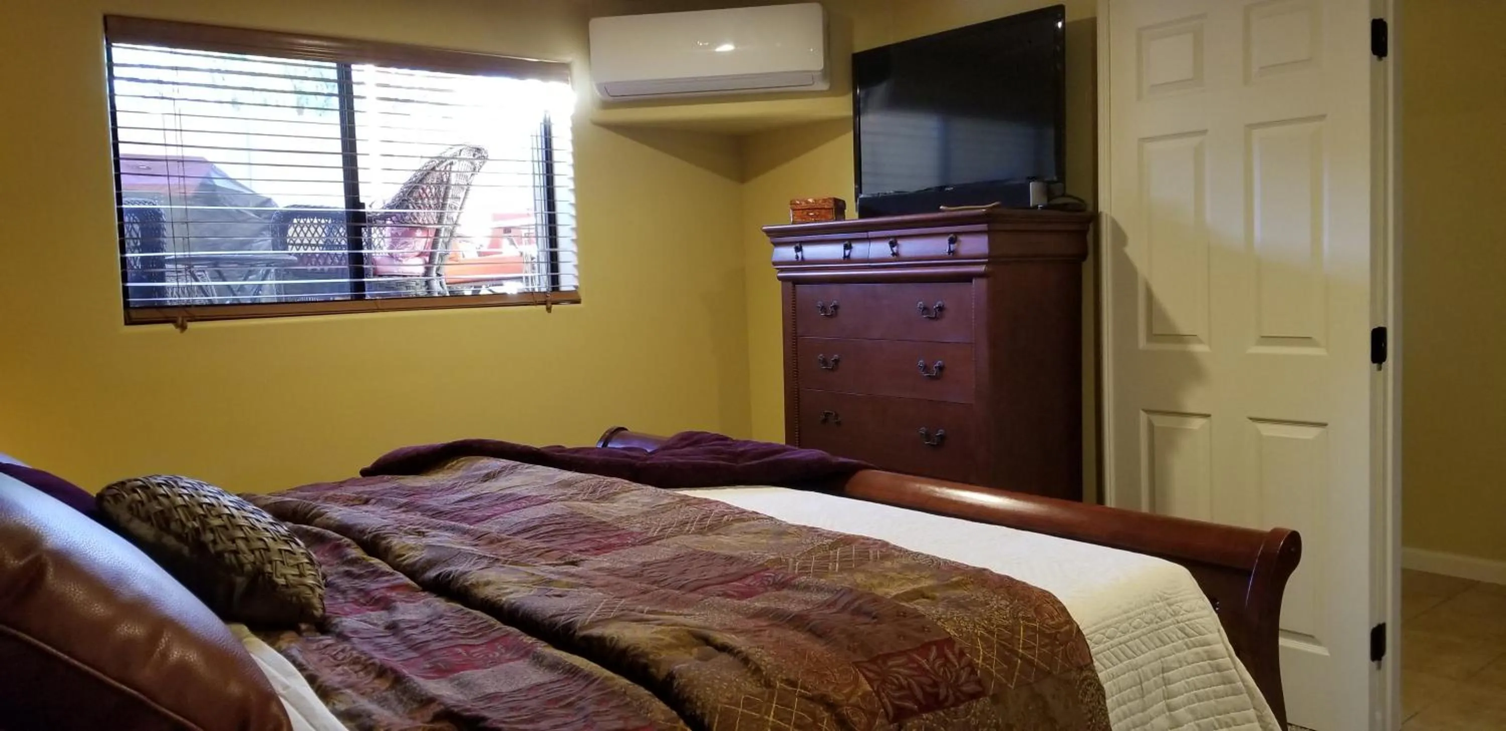 Bed in Private, Quite Casita , N. Scottsdale area,Private Pool & Patio, Cave Creek Az.