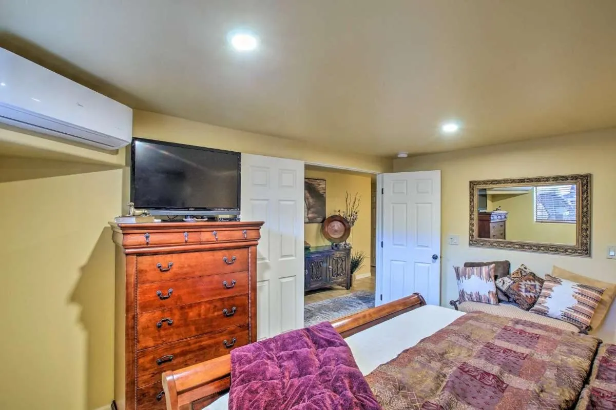 Bed in Private, Quite Casita , N. Scottsdale area,Private Pool & Patio, Cave Creek Az.