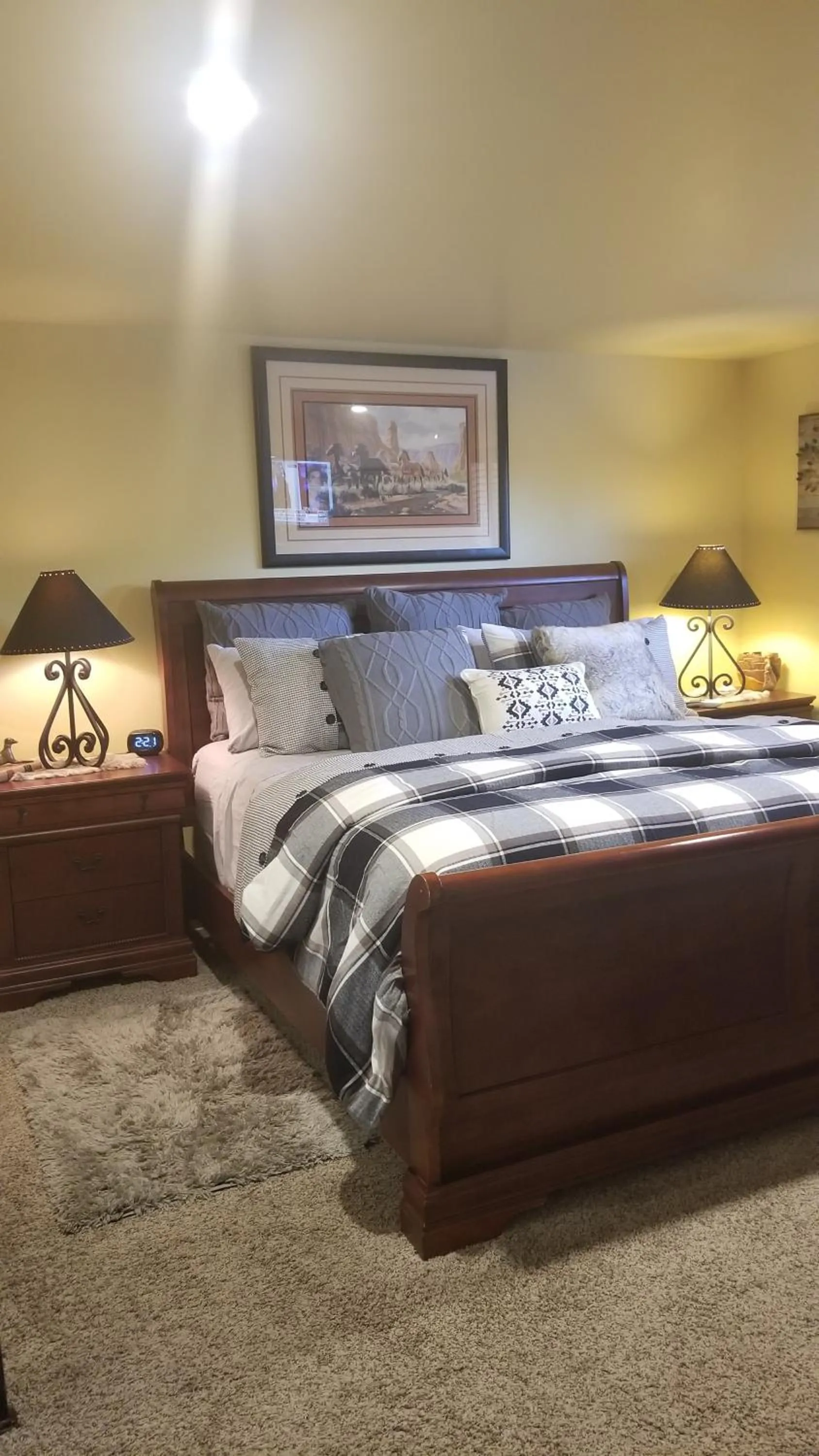 TV and multimedia, Bed in Private, Quite Casita , N. Scottsdale area,Private Pool & Patio, Cave Creek Az.