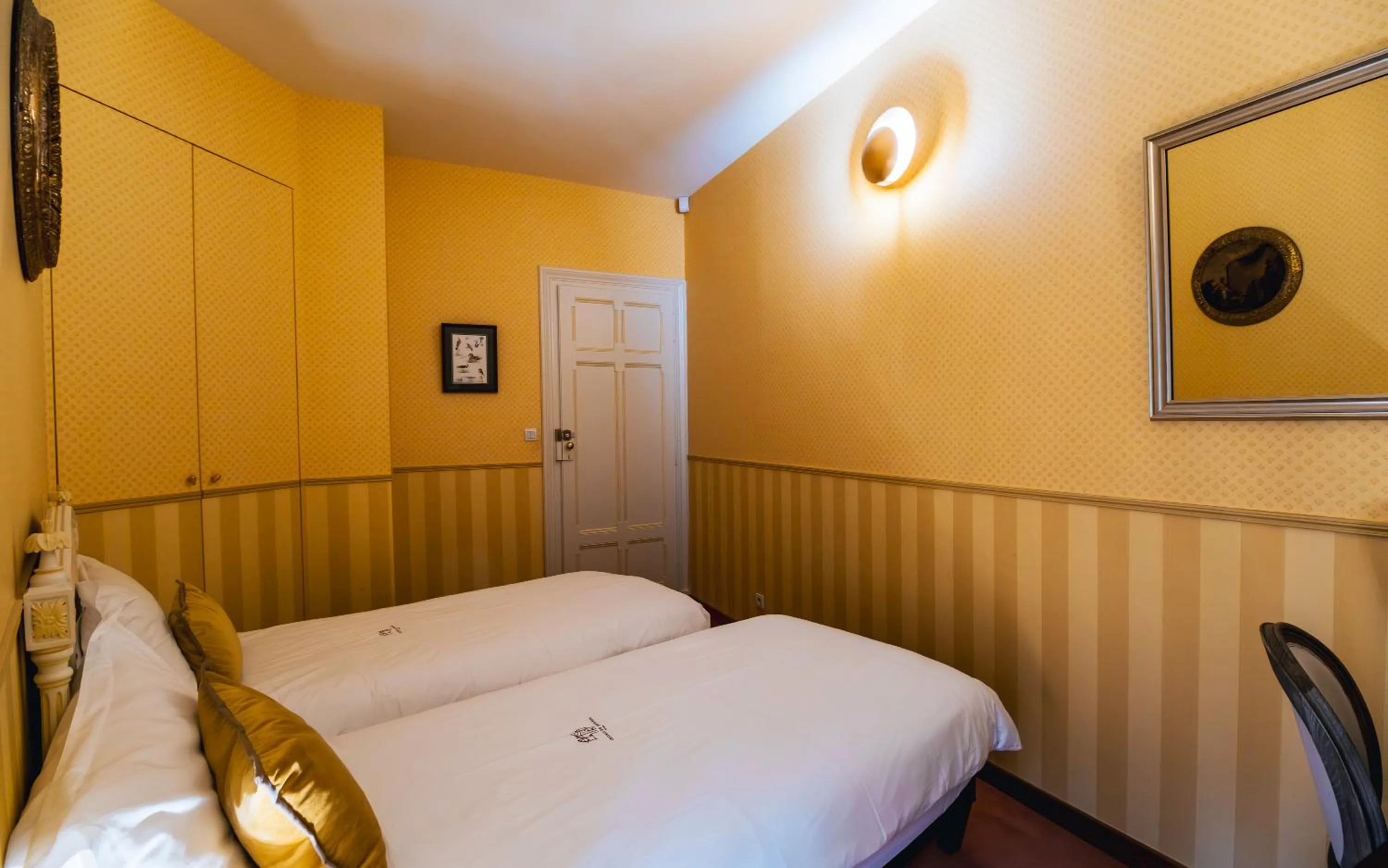 Bed in Château de Thorens