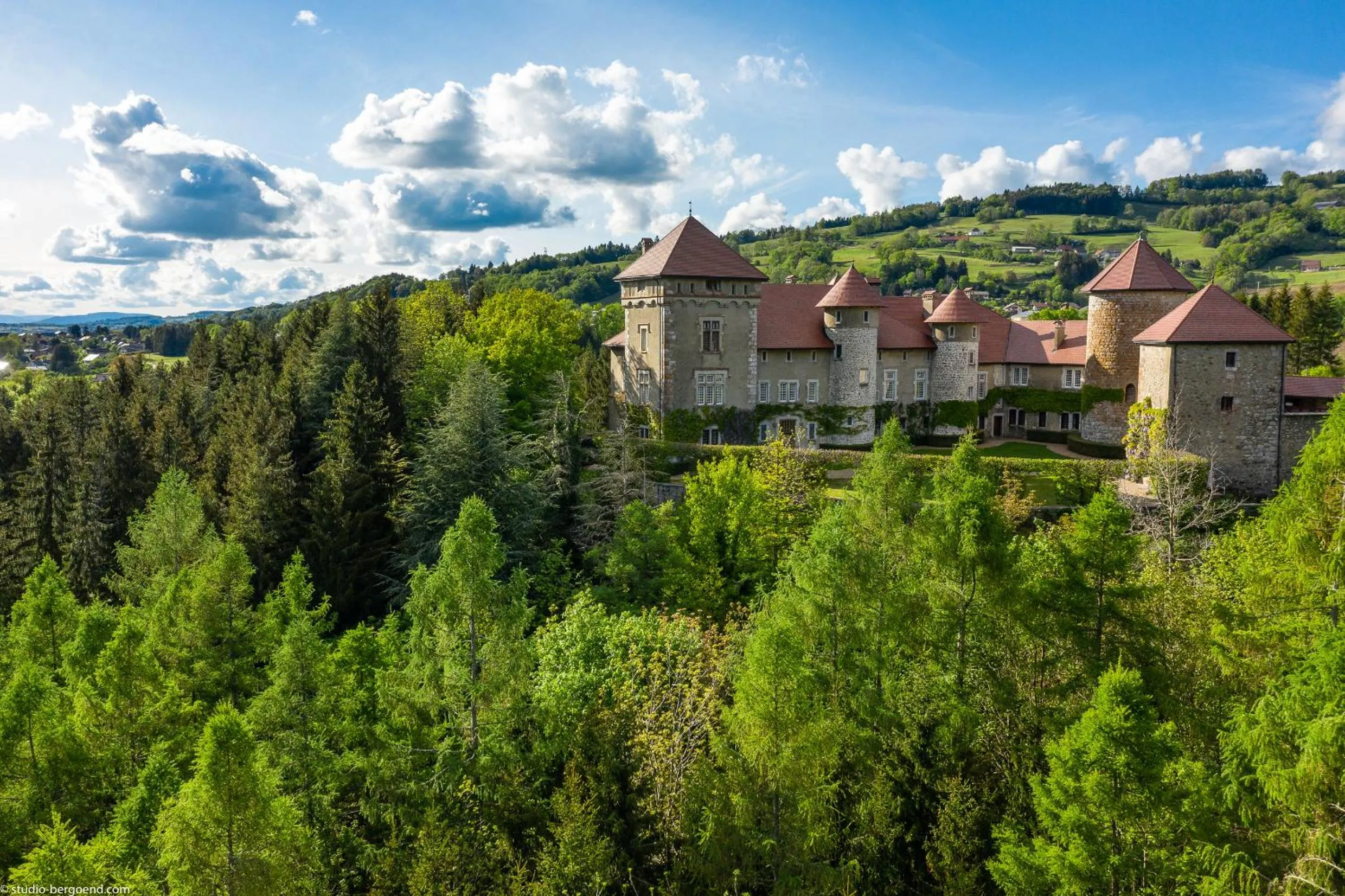 Property building in Château de Thorens
