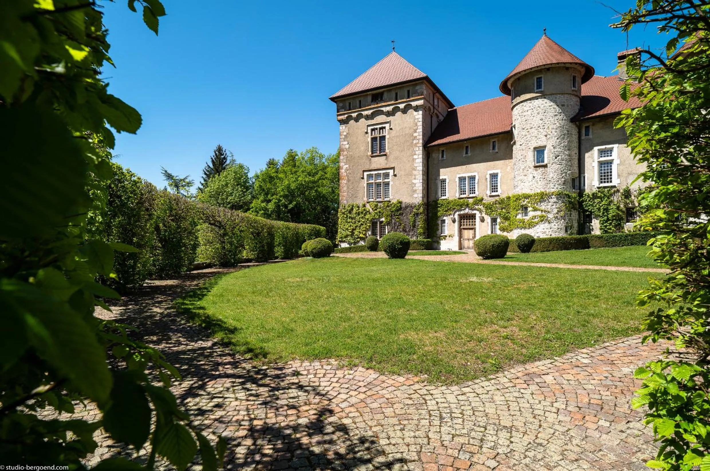Property building in Château de Thorens