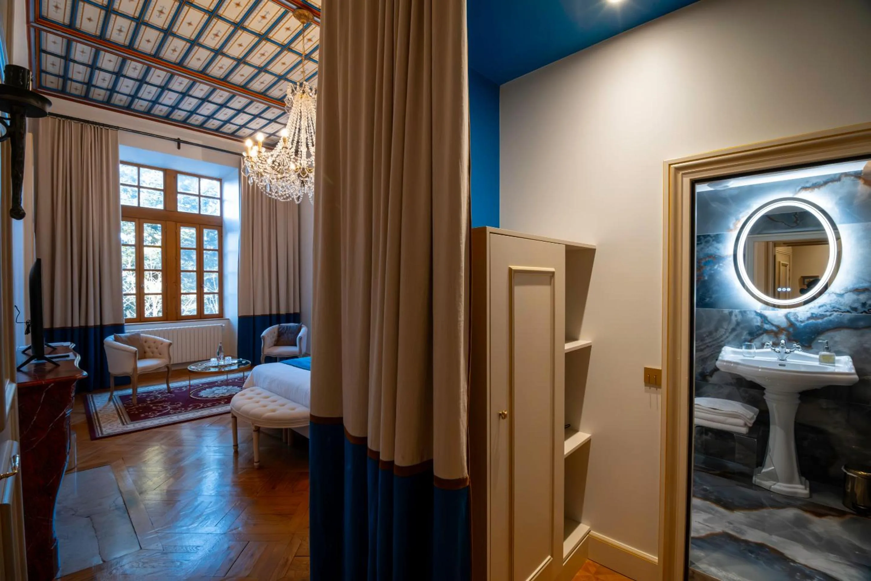 Bed in Château de Thorens