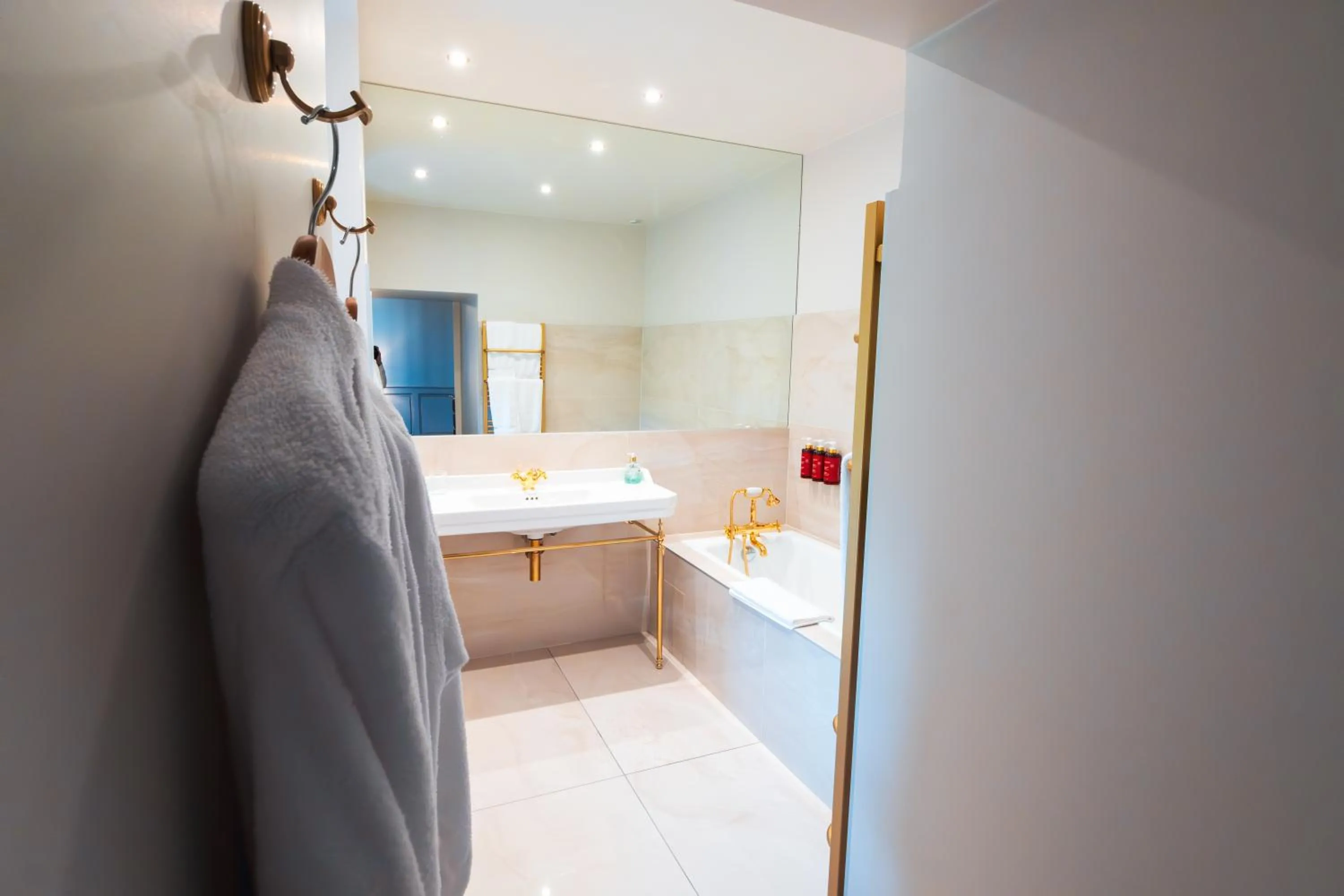 Bathroom in Château de Thorens