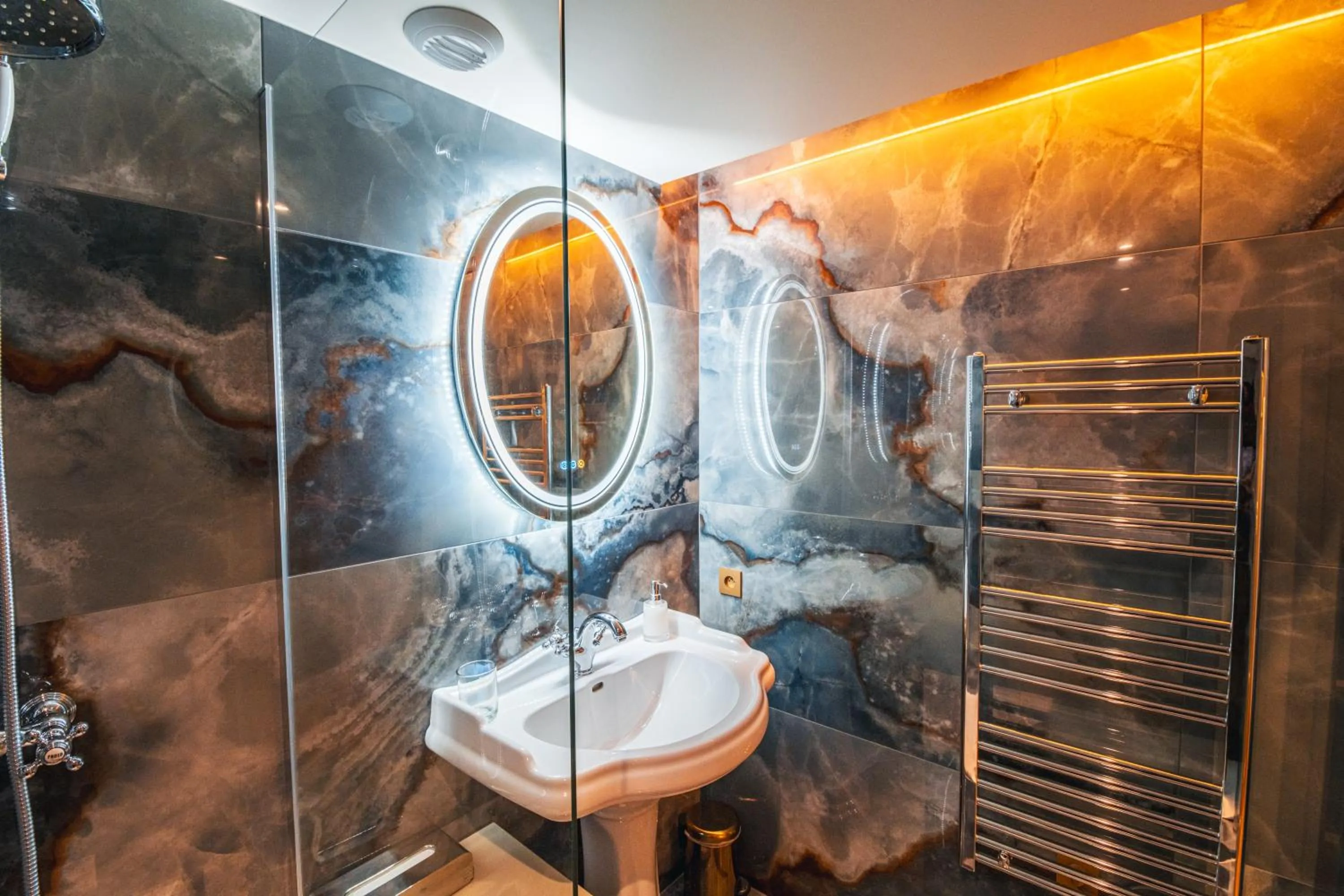 Bathroom in Château de Thorens