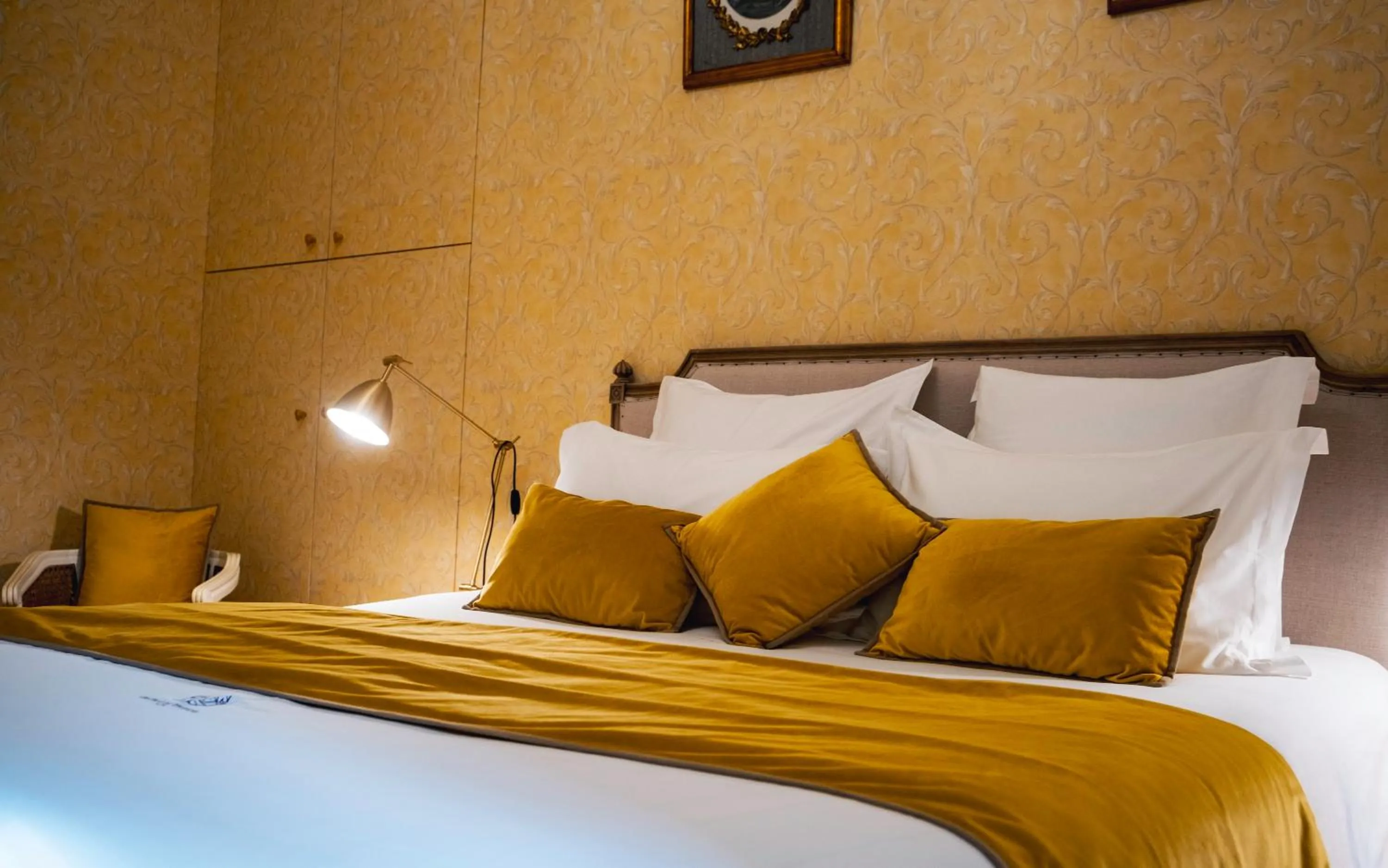 Bed in Château de Thorens