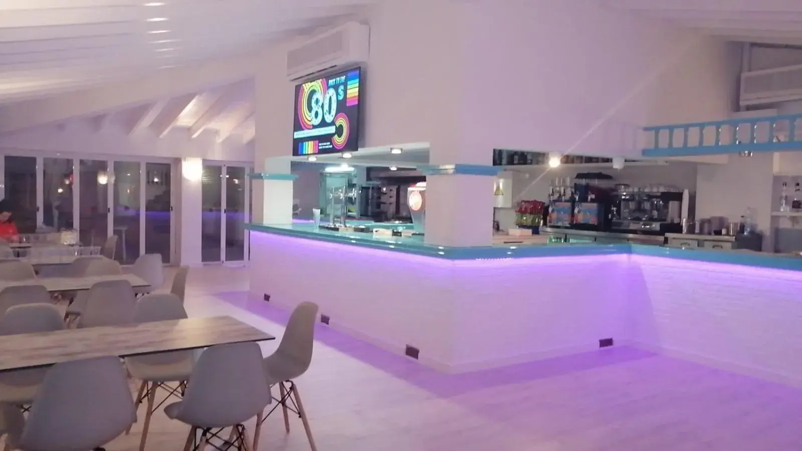 Lounge or bar in Aparthotel Holiday Center Lounge or bar in Aparthotel Holiday Center