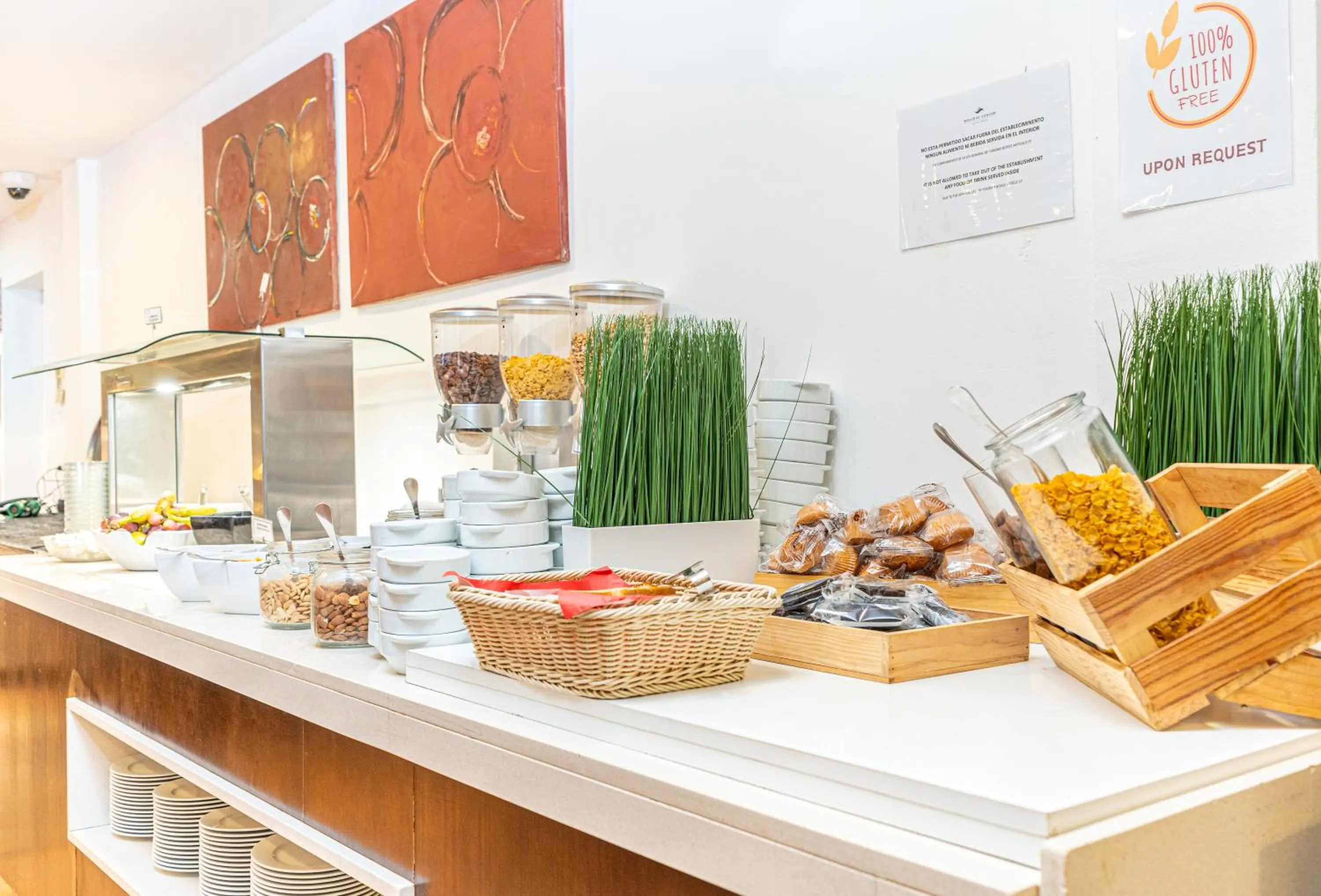 Buffet breakfast in Aparthotel Holiday Center