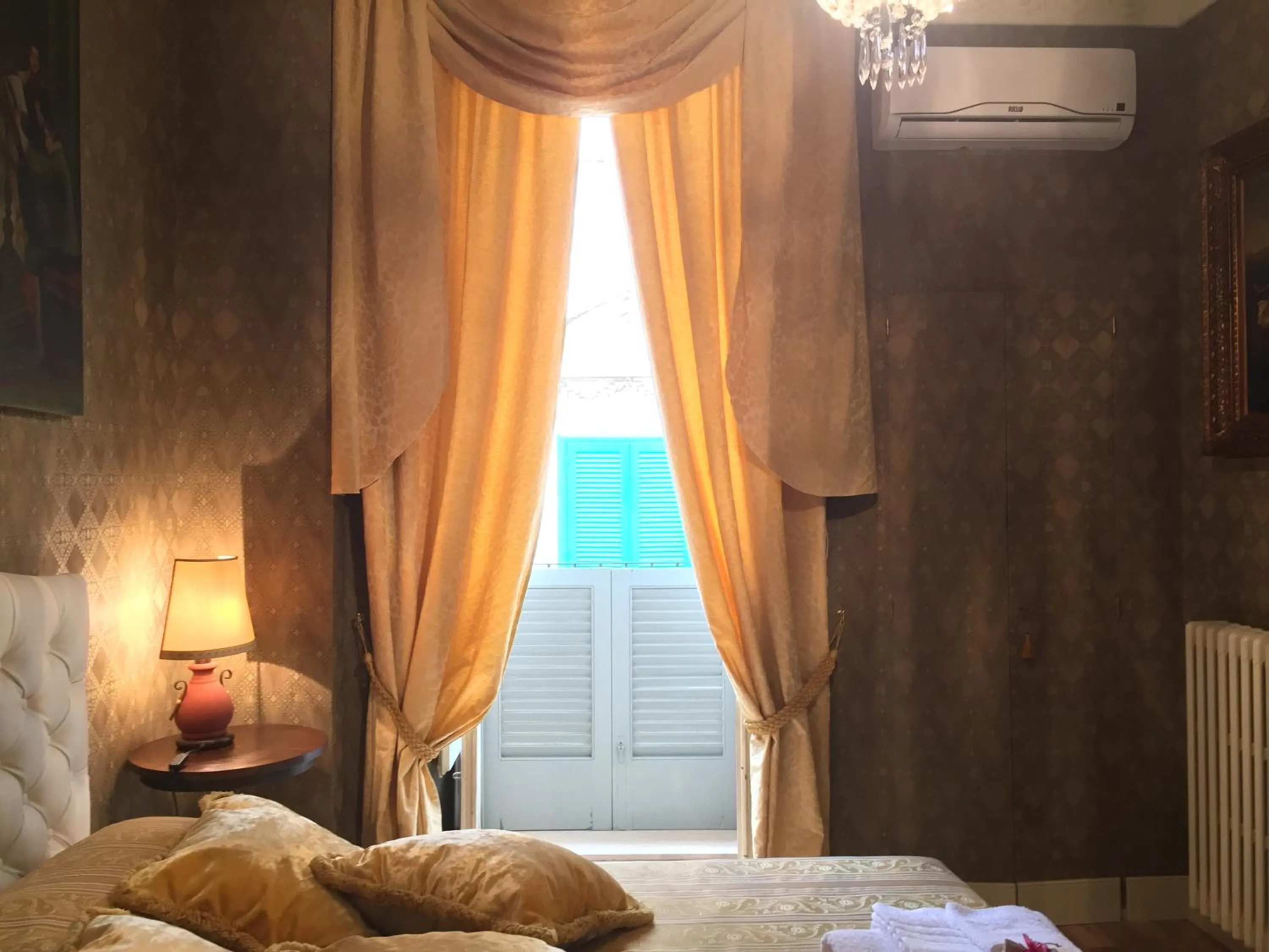 Bedroom, Bed in Palazzo Laguardia