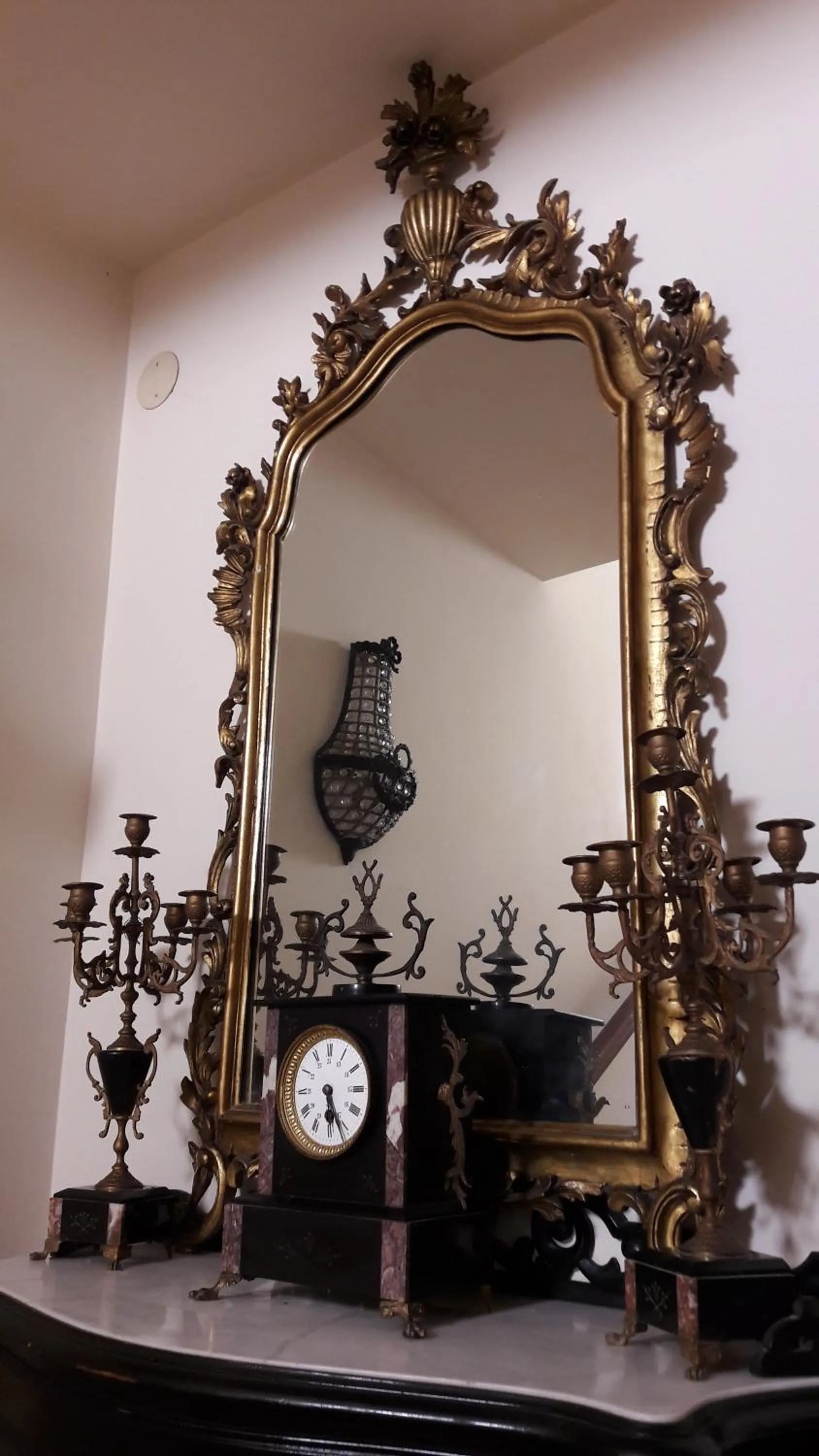 Decorative detail in Palazzo Laguardia