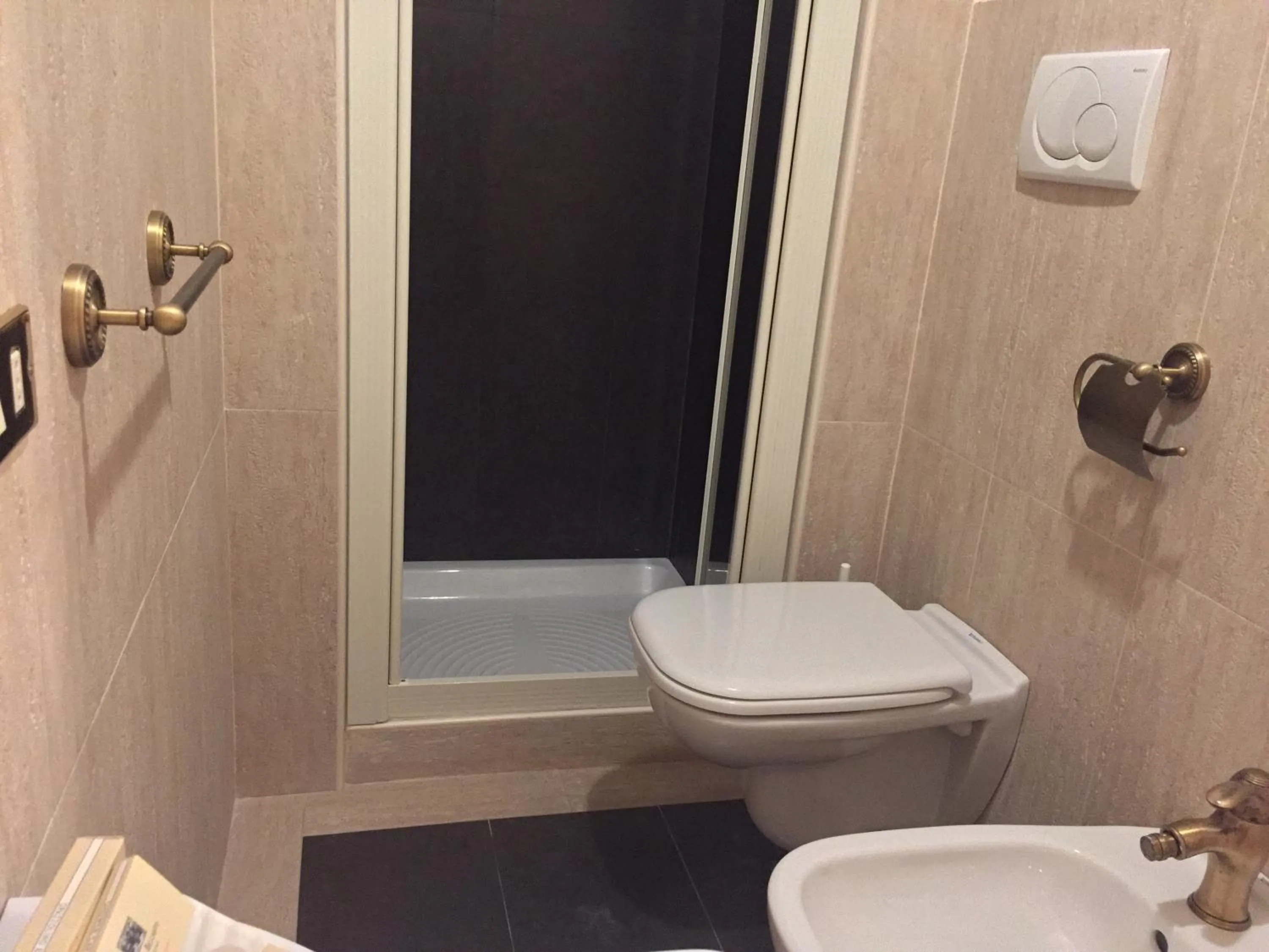 Bathroom in Palazzo Laguardia