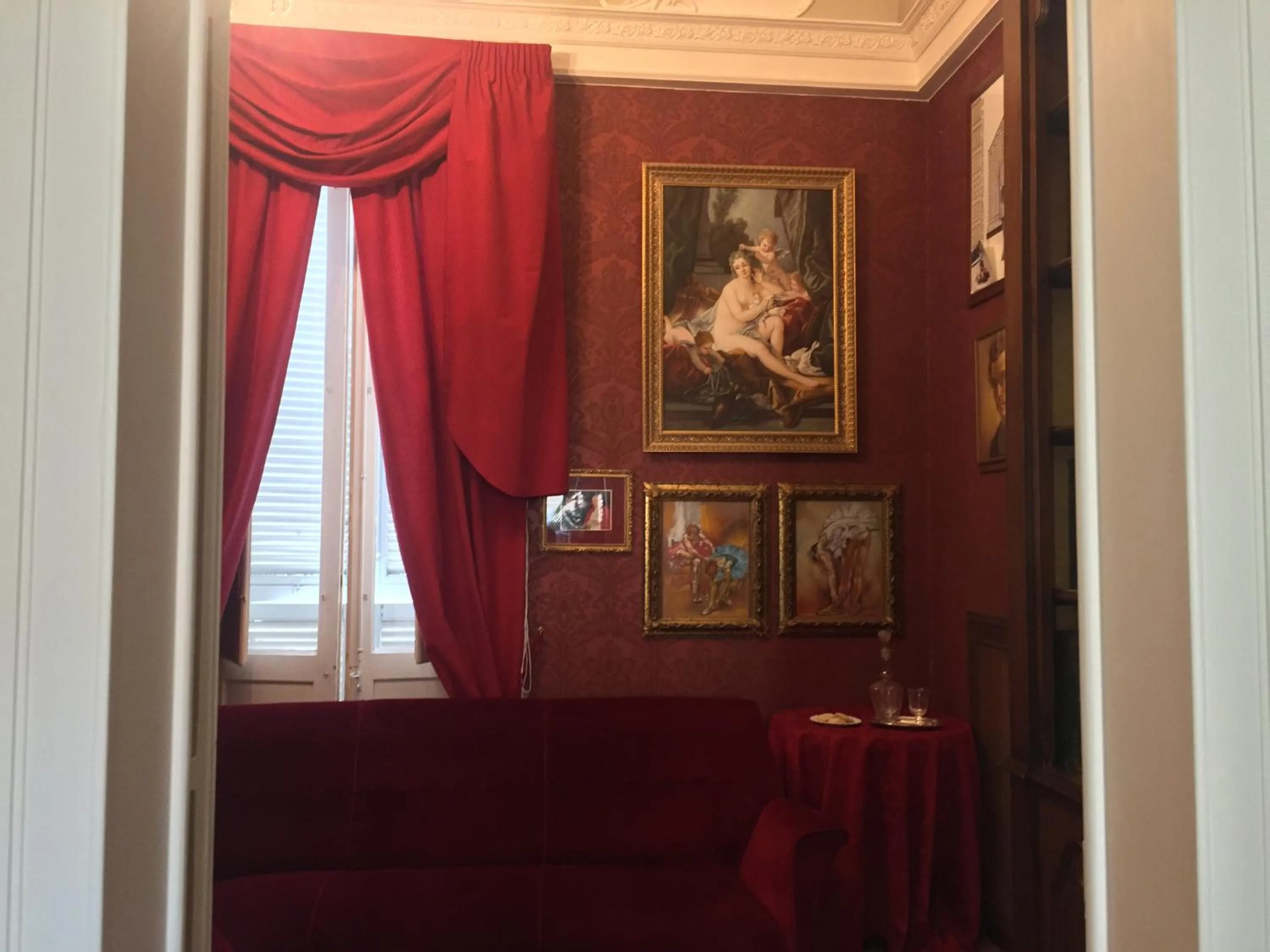 Decorative detail in Palazzo Laguardia