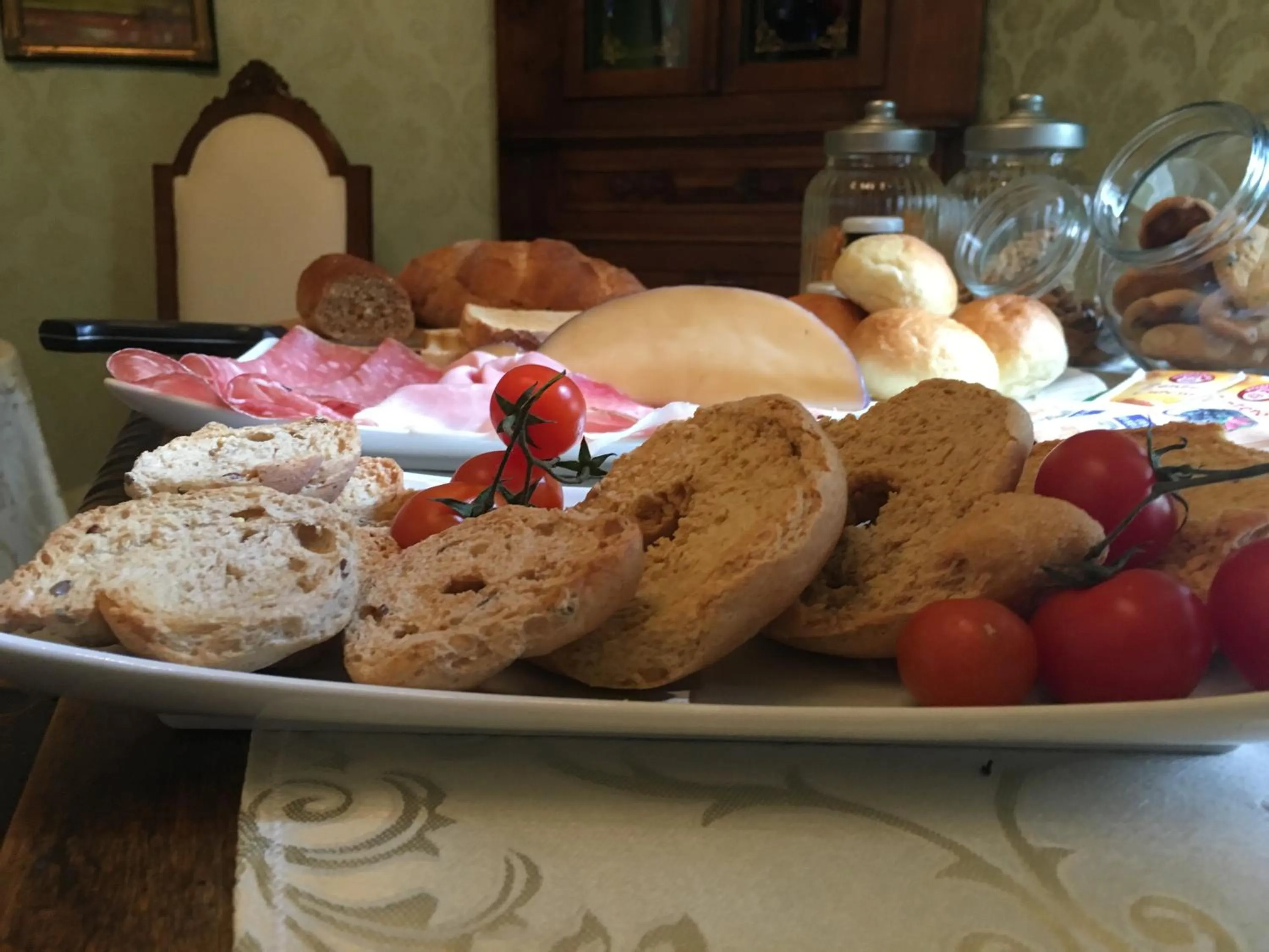 Buffet breakfast in Palazzo Laguardia