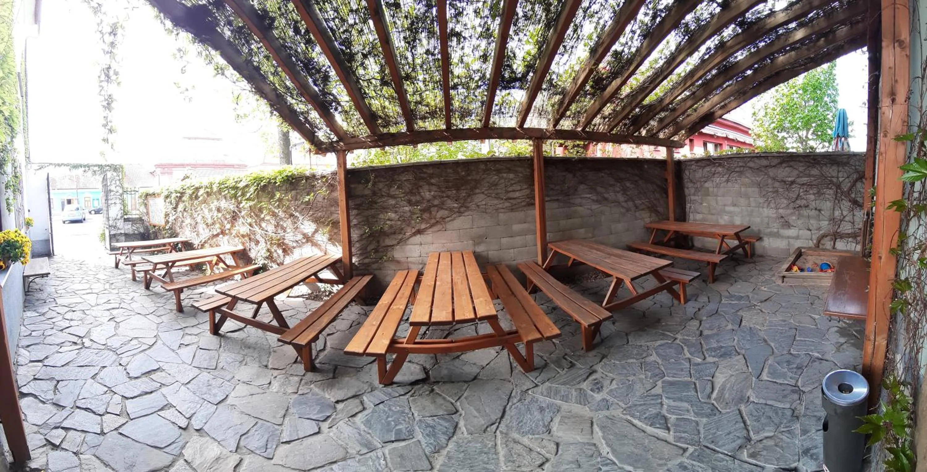 Garden view in Penzion a restaurace U Hájků