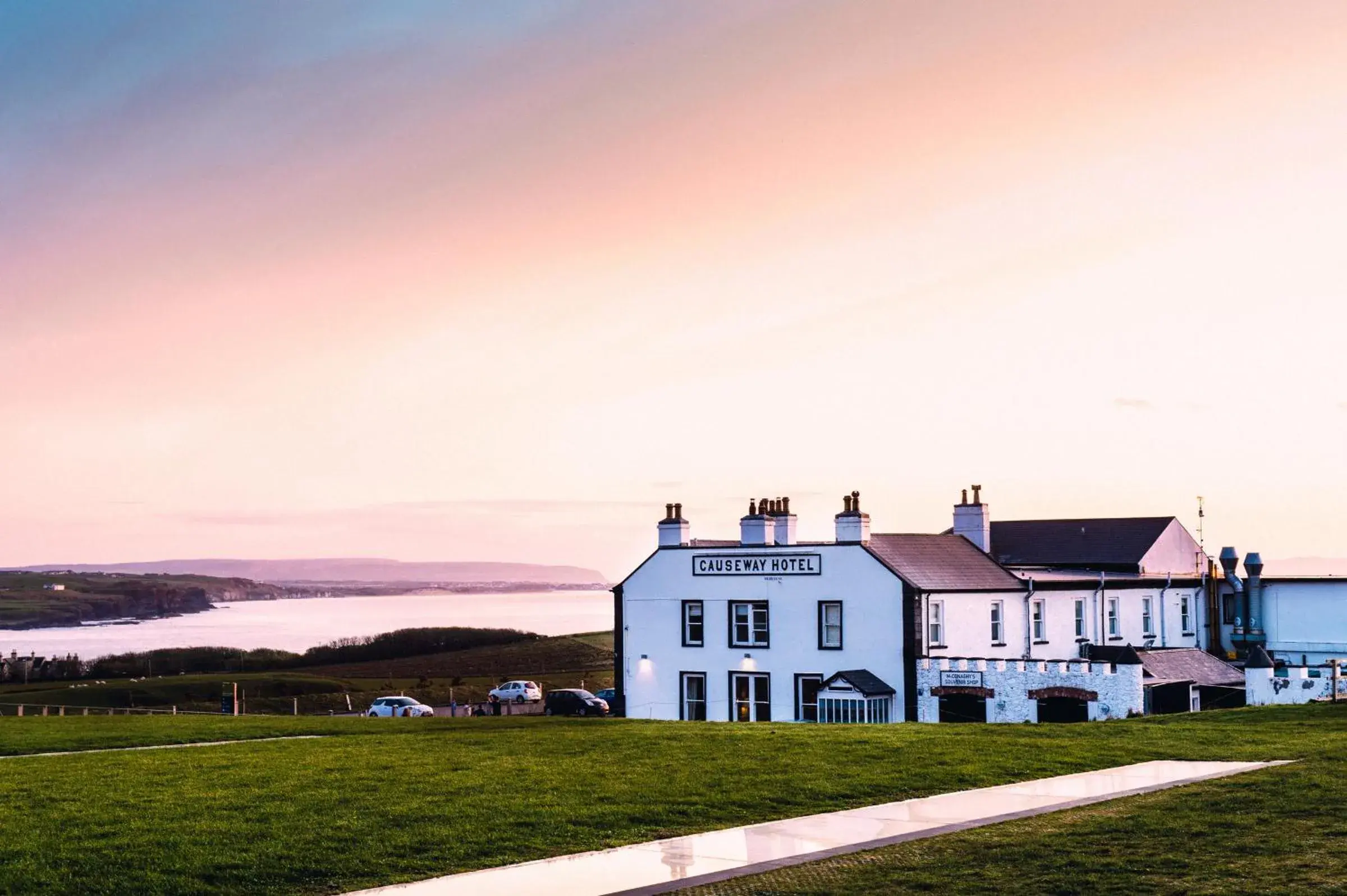 Property building in Causeway Hotel Property building in Causeway Hotel