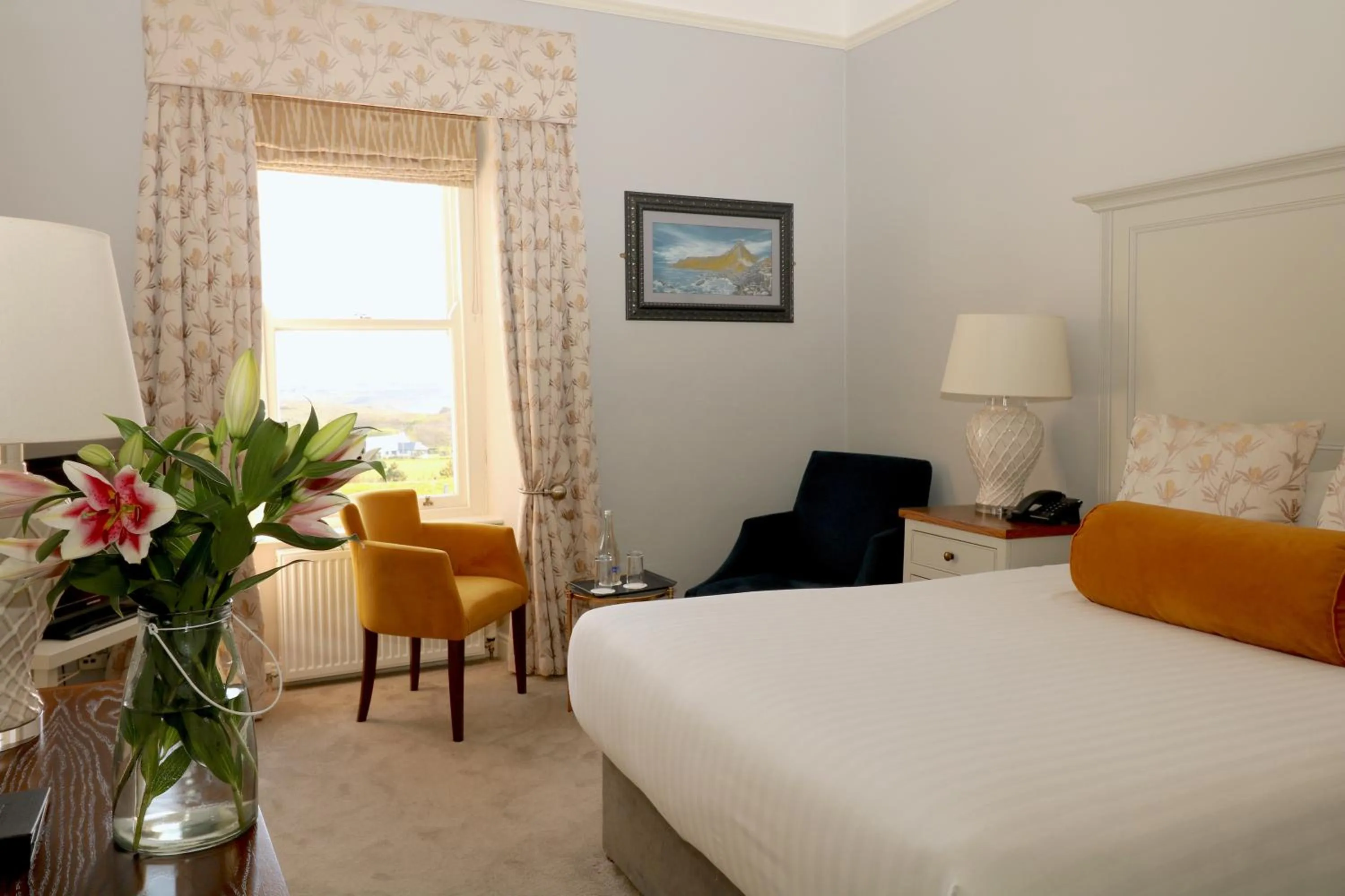 Bedroom, Bed in Causeway Hotel