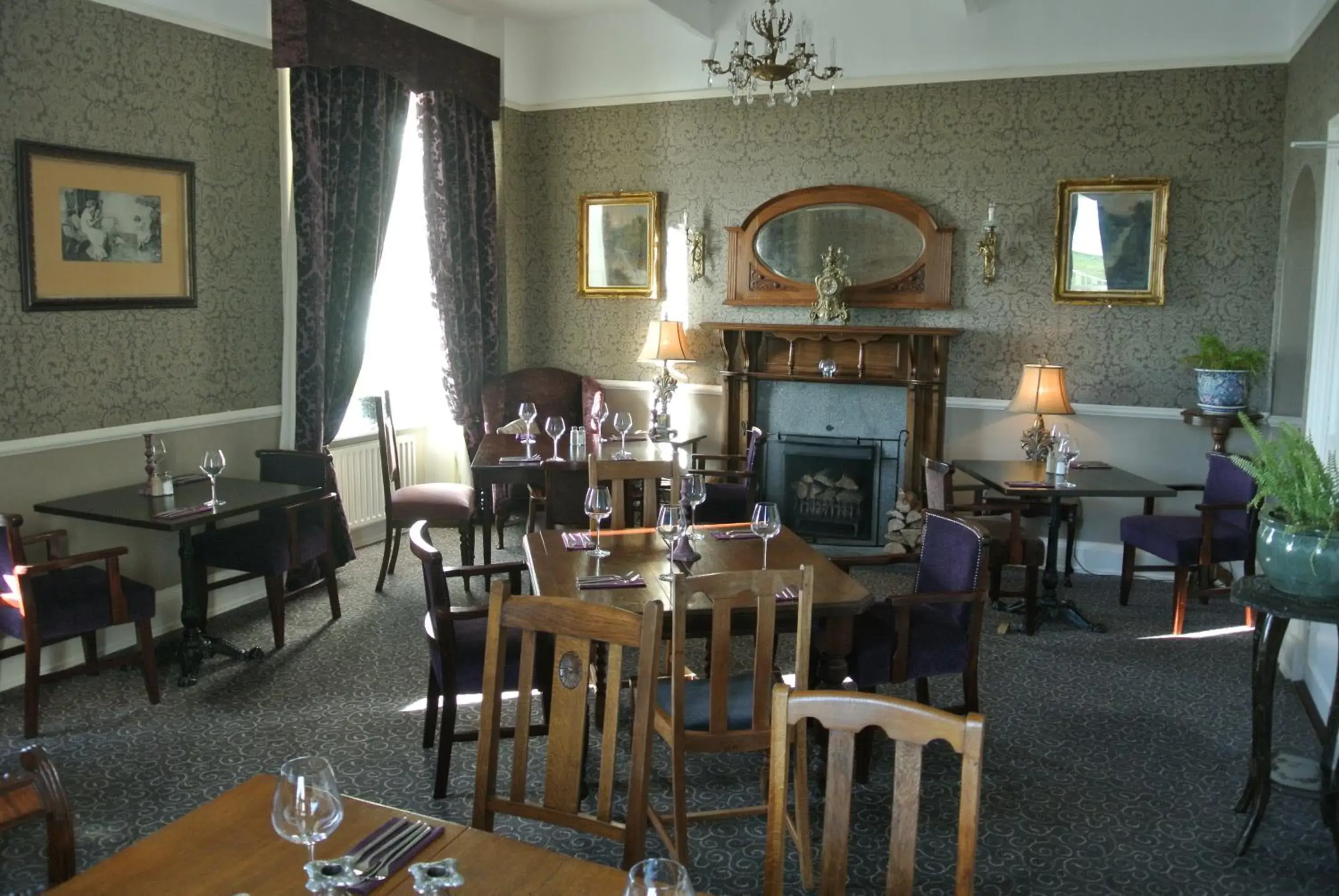 Restaurant/places to eat in Causeway Hotel Restaurant/places to eat in Causeway Hotel