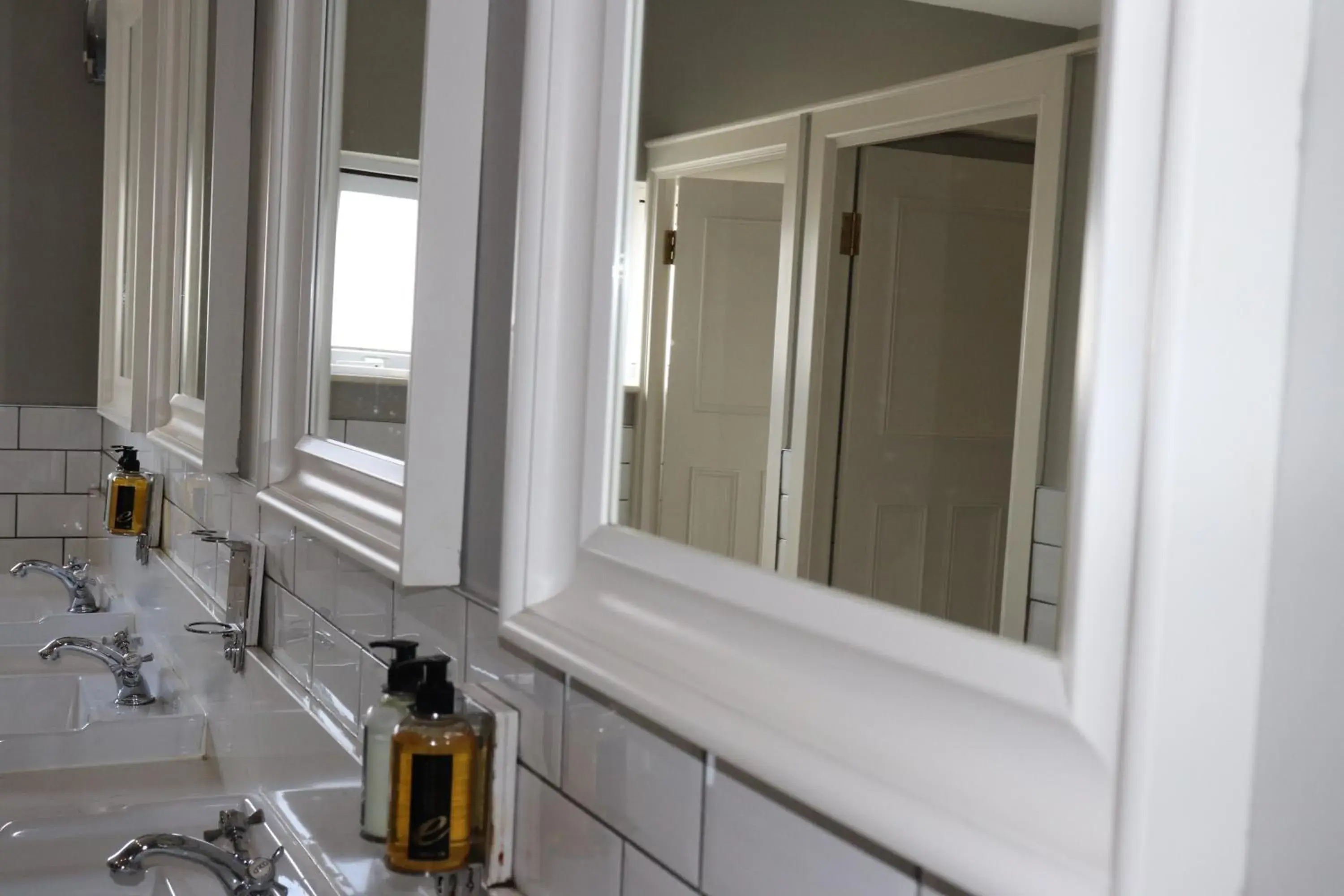 Property building in Causeway Hotel Property building in Causeway Hotel