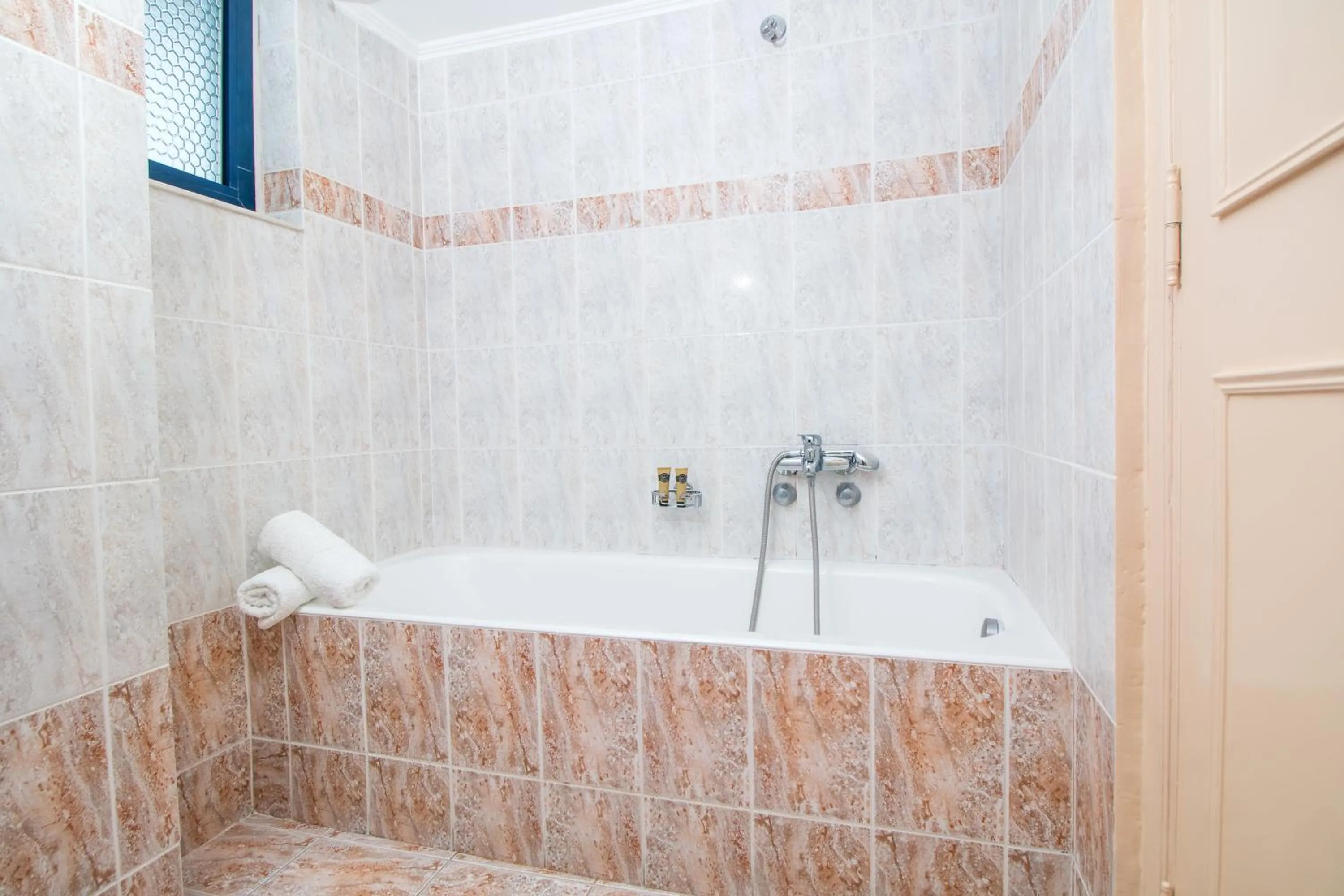 Bathroom in Kahlua Hotel Apartments