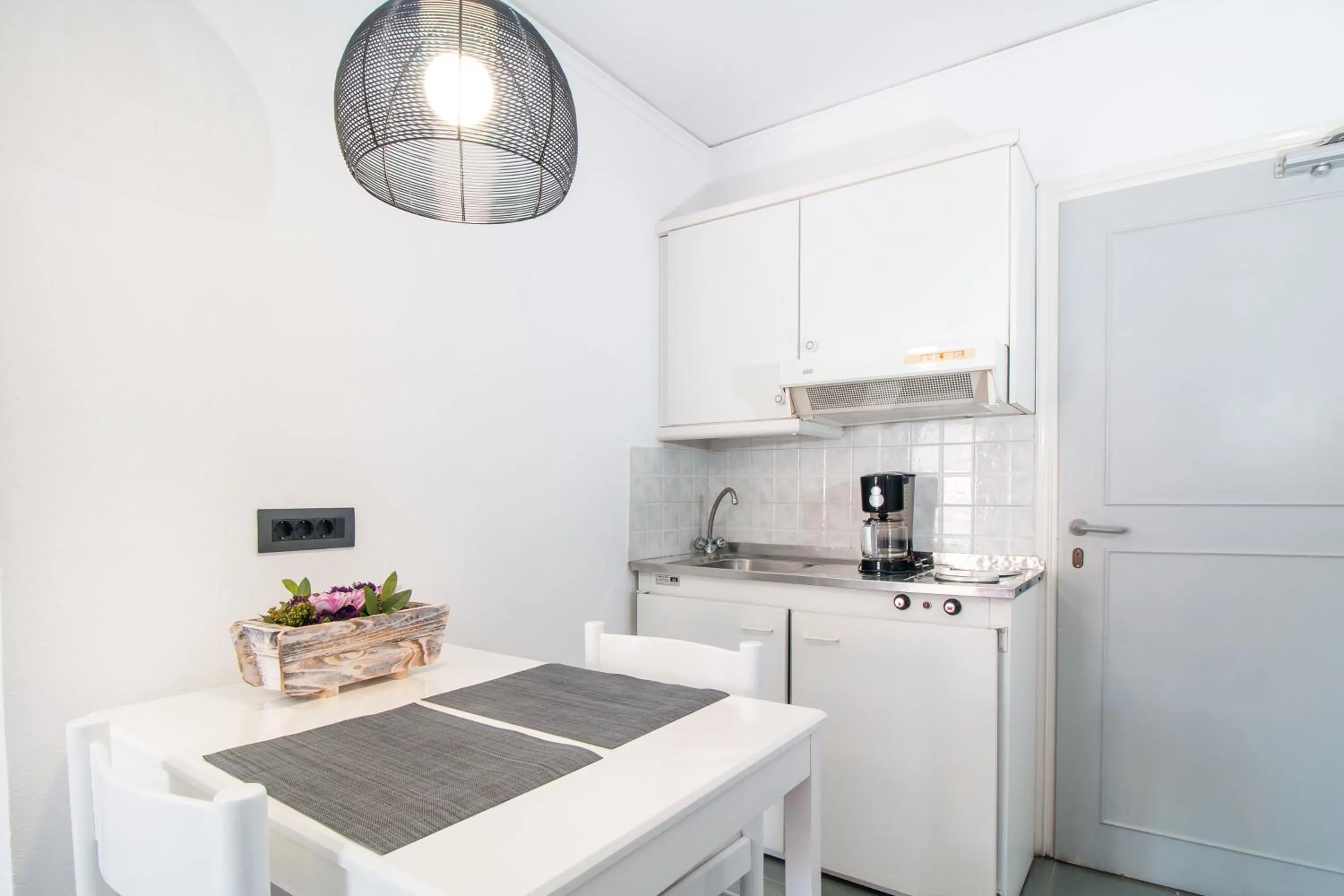 Kitchen or kitchenette in Kahlua Hotel Apartments