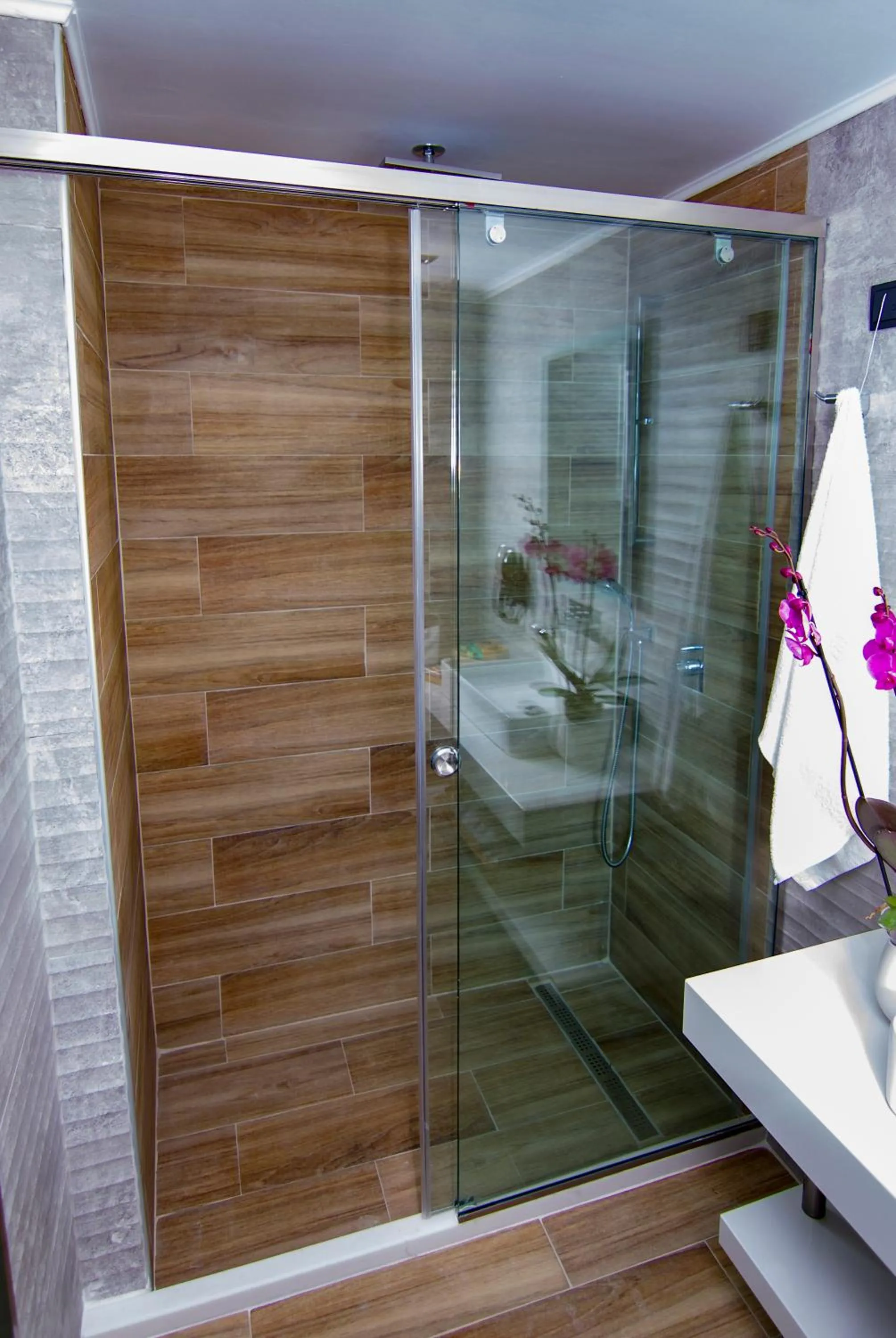 Shower in Kahlua Hotel Apartments