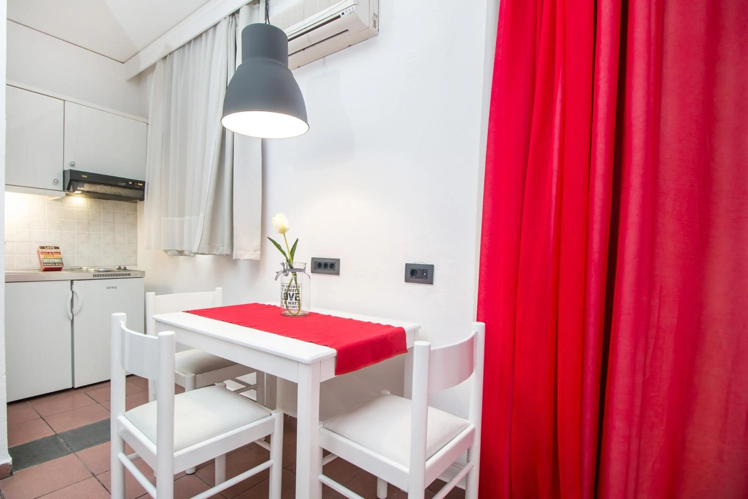 Kitchen or kitchenette in Kahlua Hotel Apartments