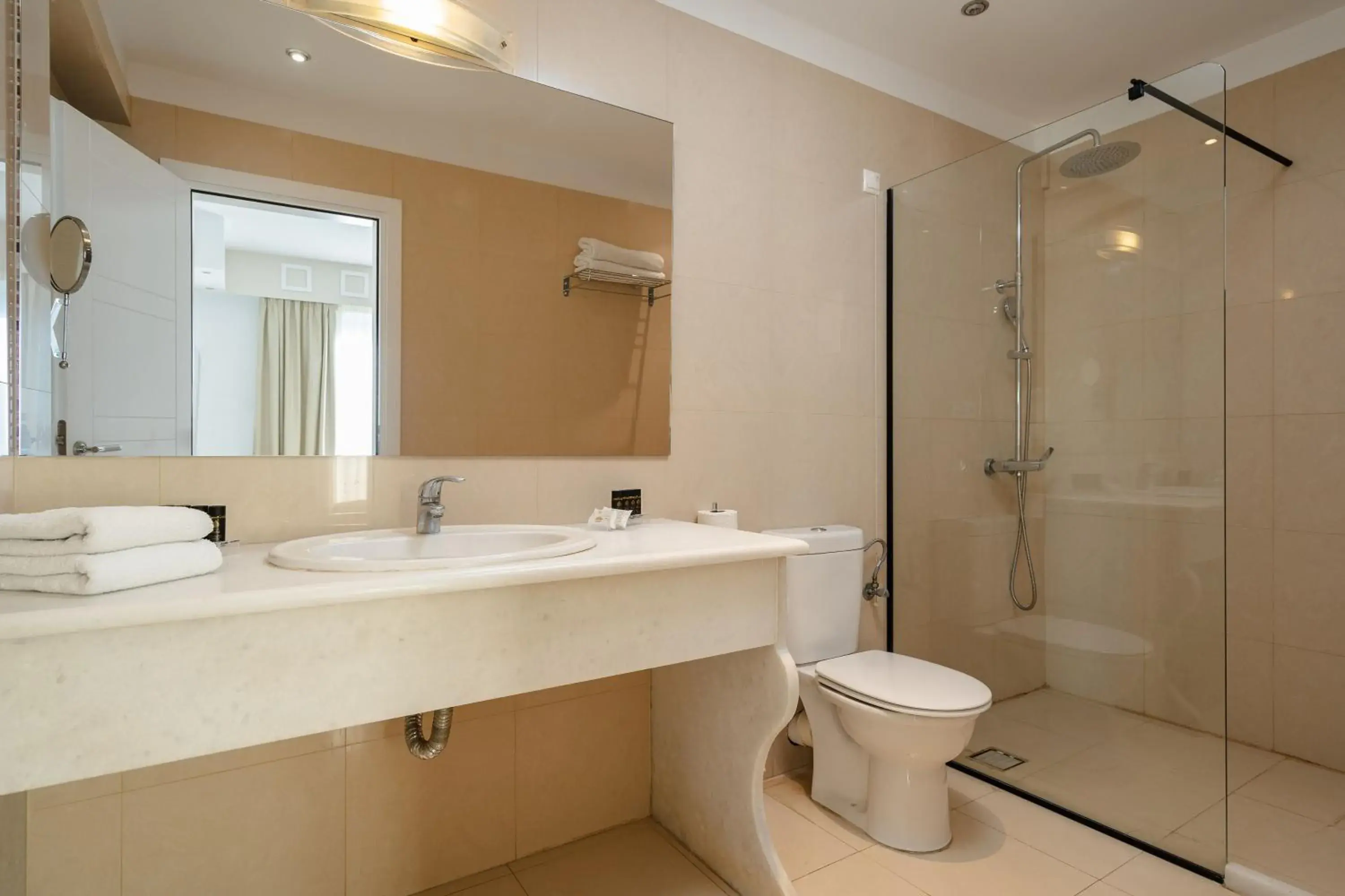 Shower in Mitos Suites Shower in Mitos Suites