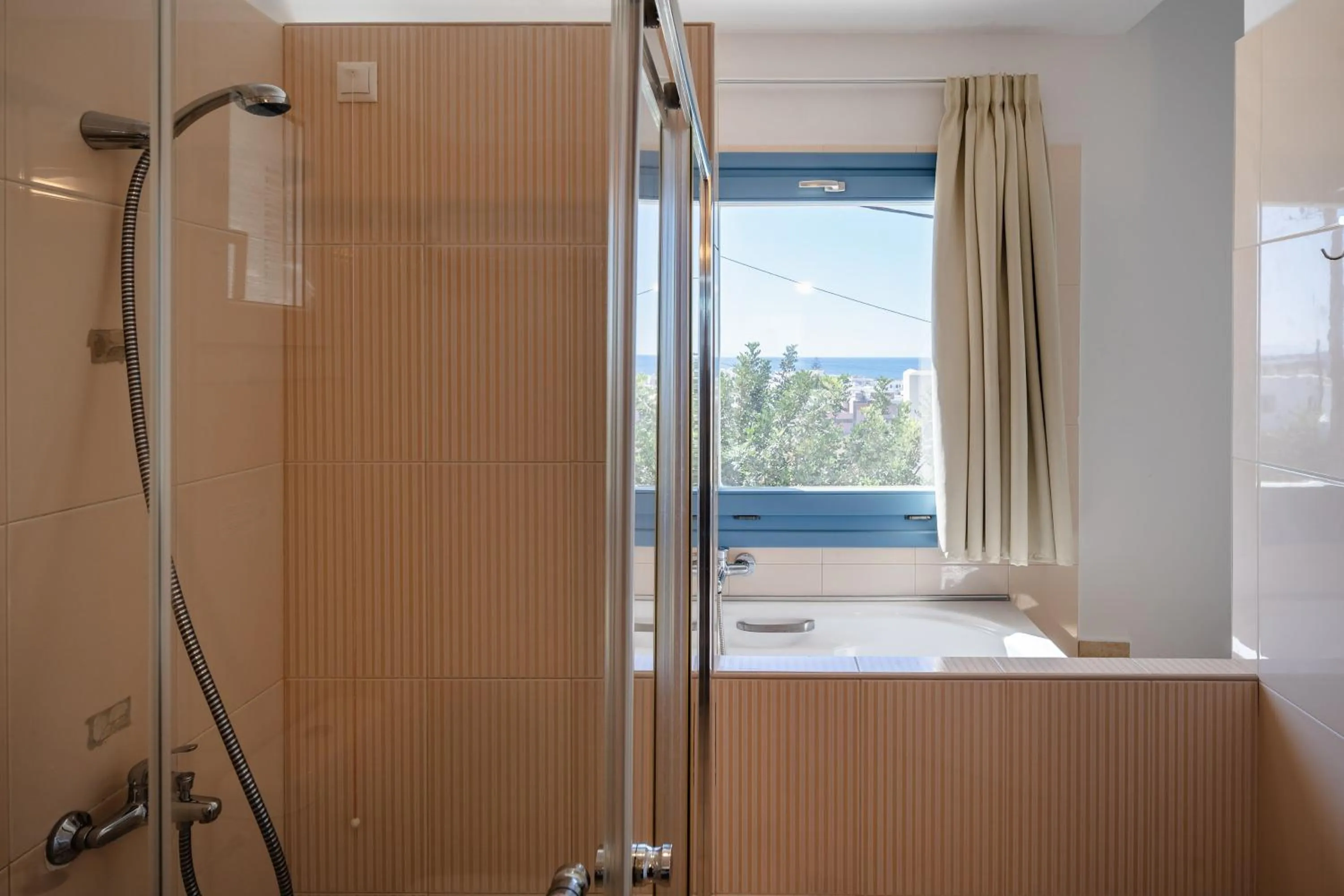 Shower in Mitos Suites