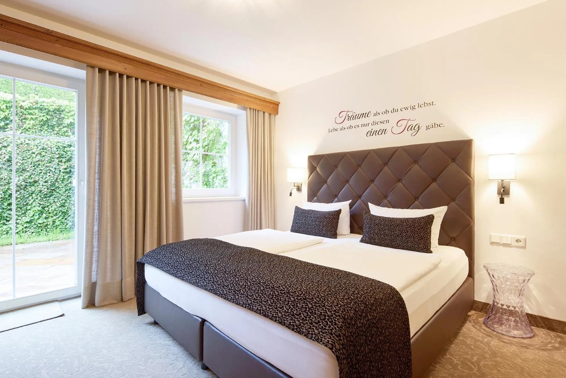 Bed in Hotel Hubertus