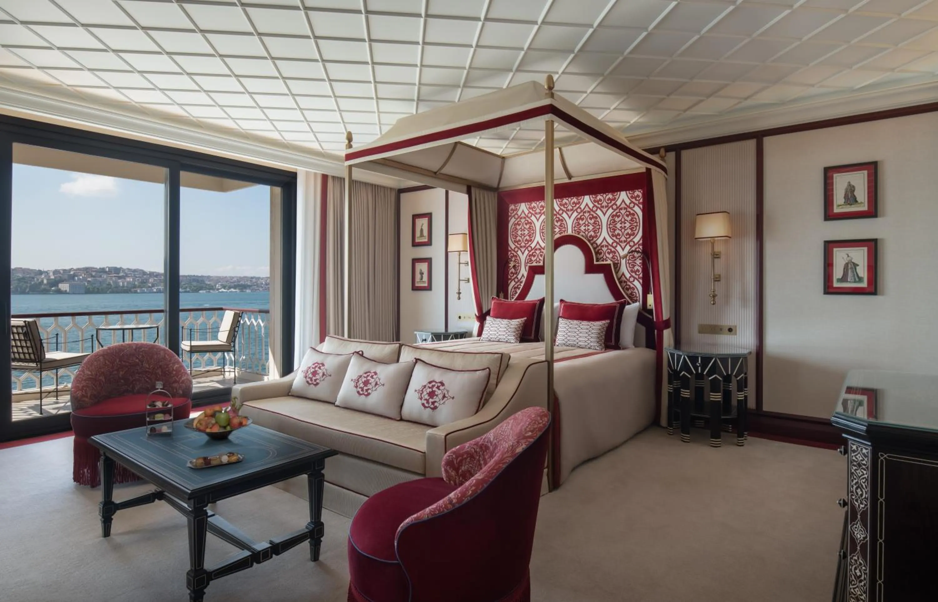 Bed in Çırağan Palace Kempinski Istanbul