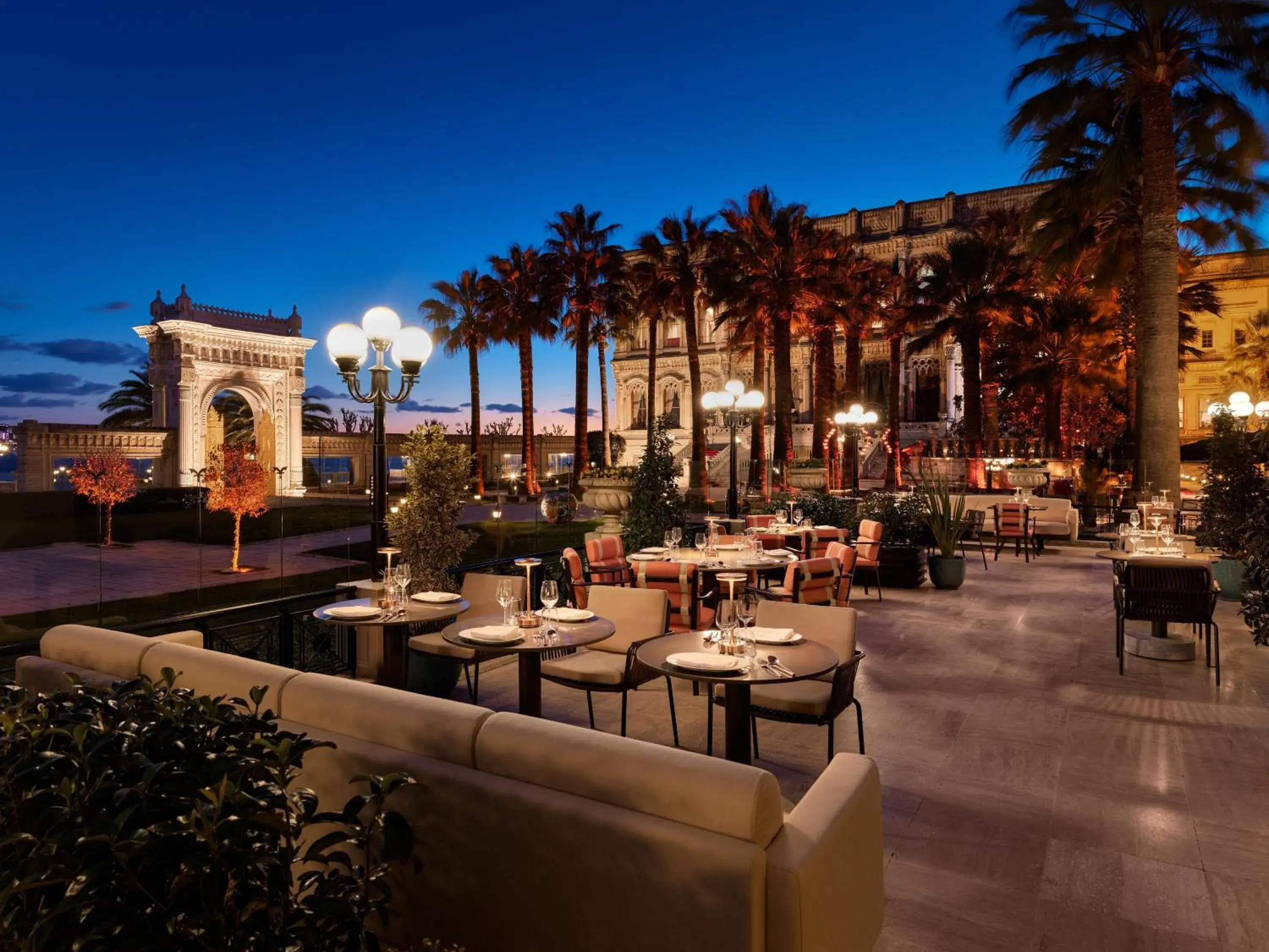 Restaurant/places to eat in Çırağan Palace Kempinski Istanbul Restaurant/places to eat in Çırağan Palace Kempinski Istanbul