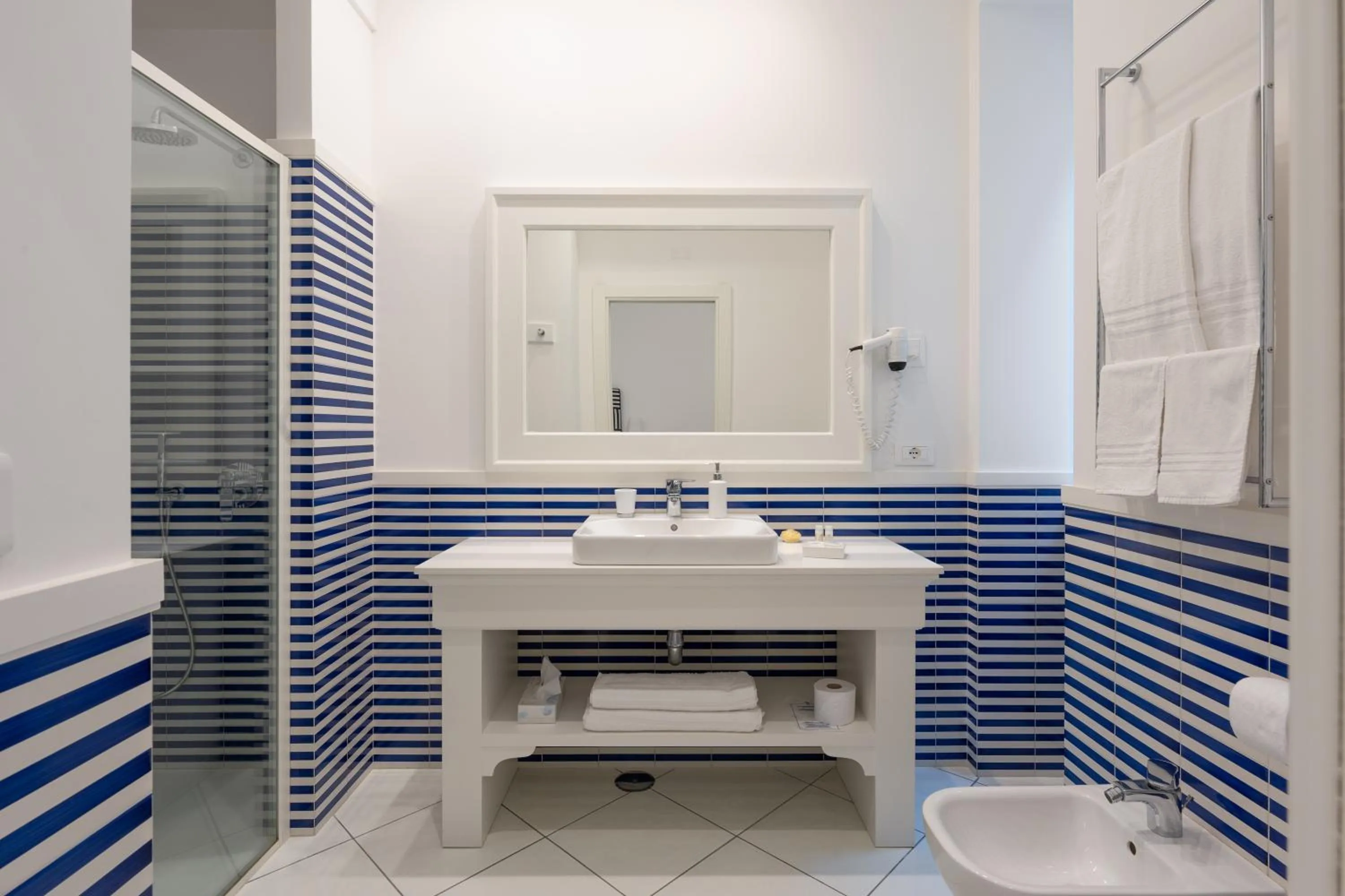 Bathroom in Duomo Guest House - Stay in Sorrento